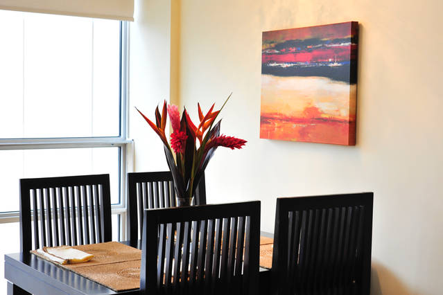 Yonge Suites One Bedroom Suite Dining Room