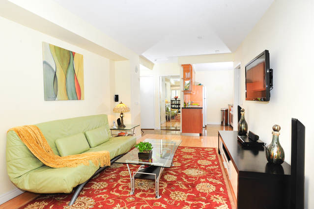 Yonge Suites One Bedroom Suite Kitchen and Living / Dining Rooms