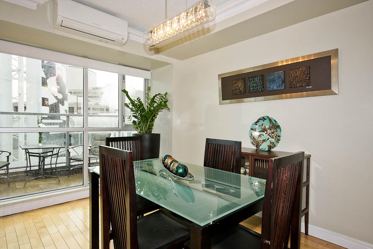 Yonge Suites Split Level 2 Bedroom Suite Penthouse E Dining Room