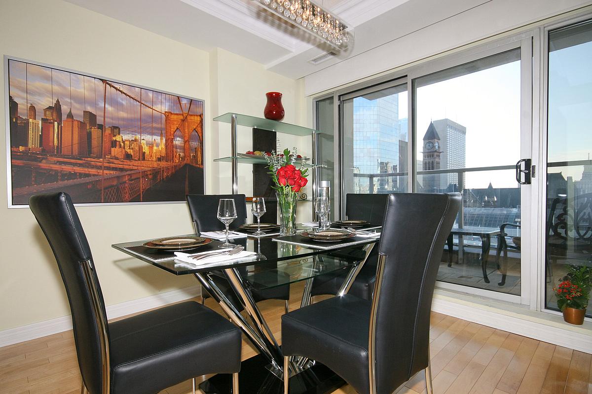Yonge Suites One Bedroom Deluxe Penthouse G The Elgin Suite Dining