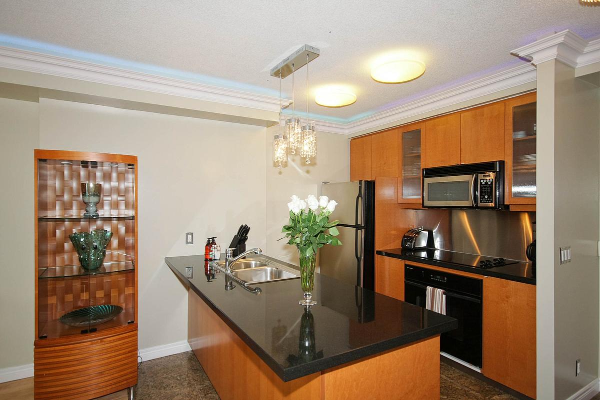 Yonge Suites Split Level 2 Bedroom Suite Penthouse E