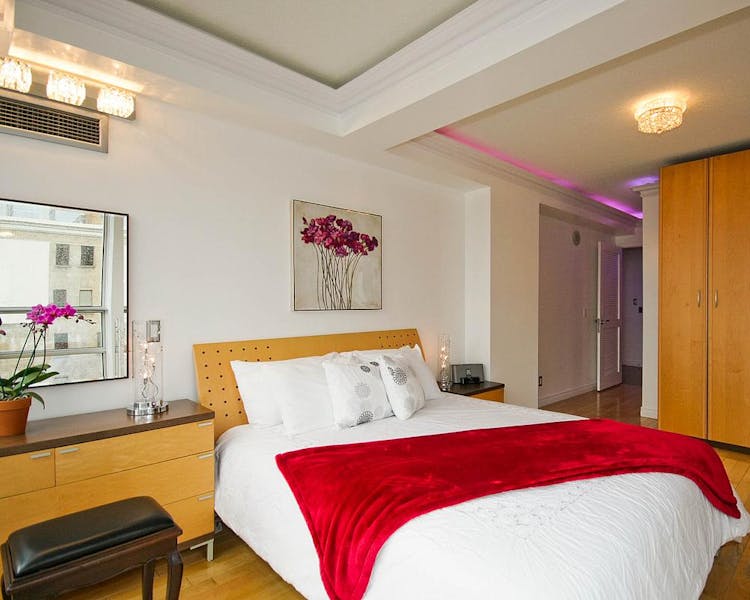 Yonge Suites Split Level 2 Bedroom Suite Penthouse E Master Bedroom