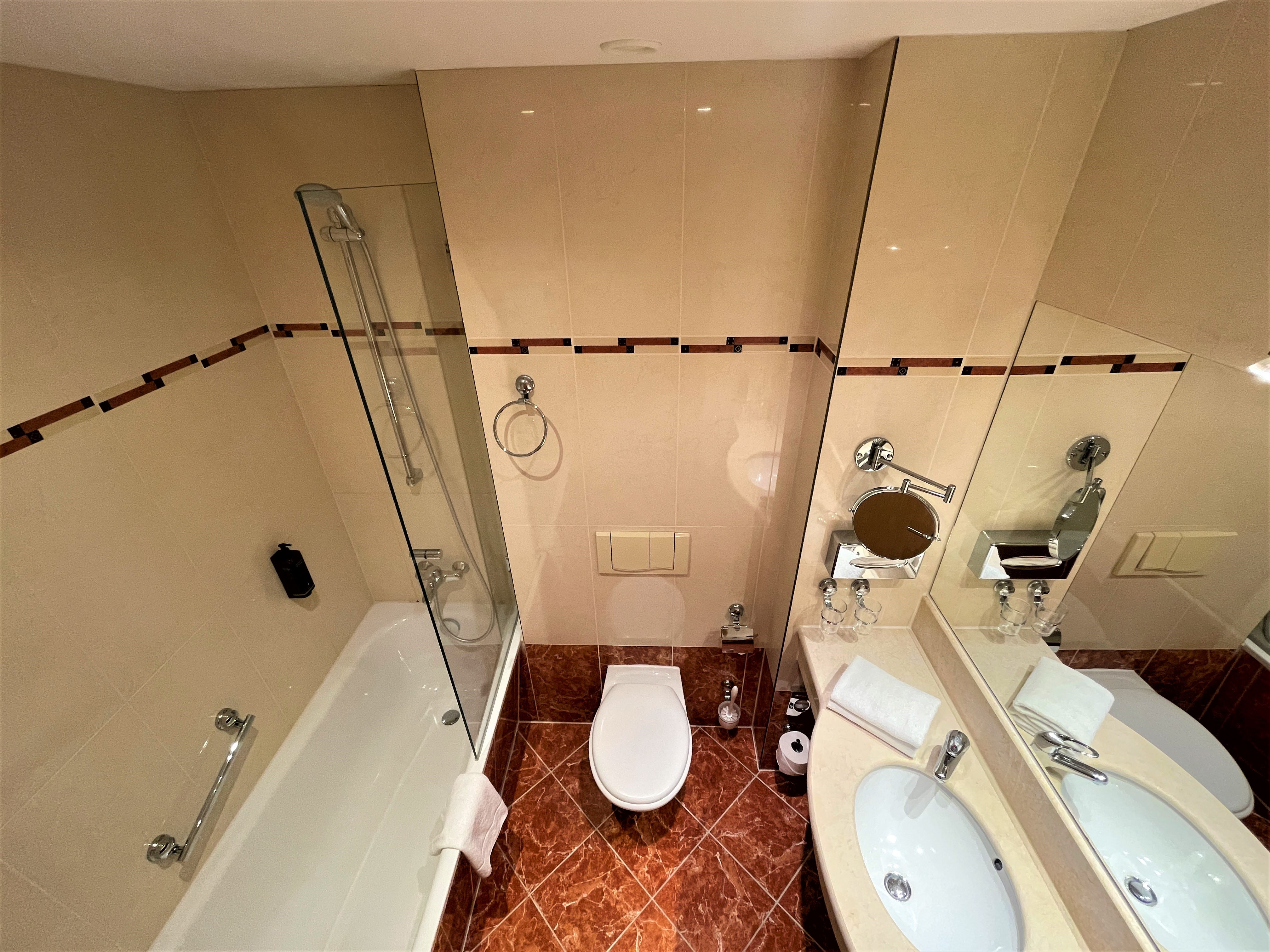 TRIPLE ROOM