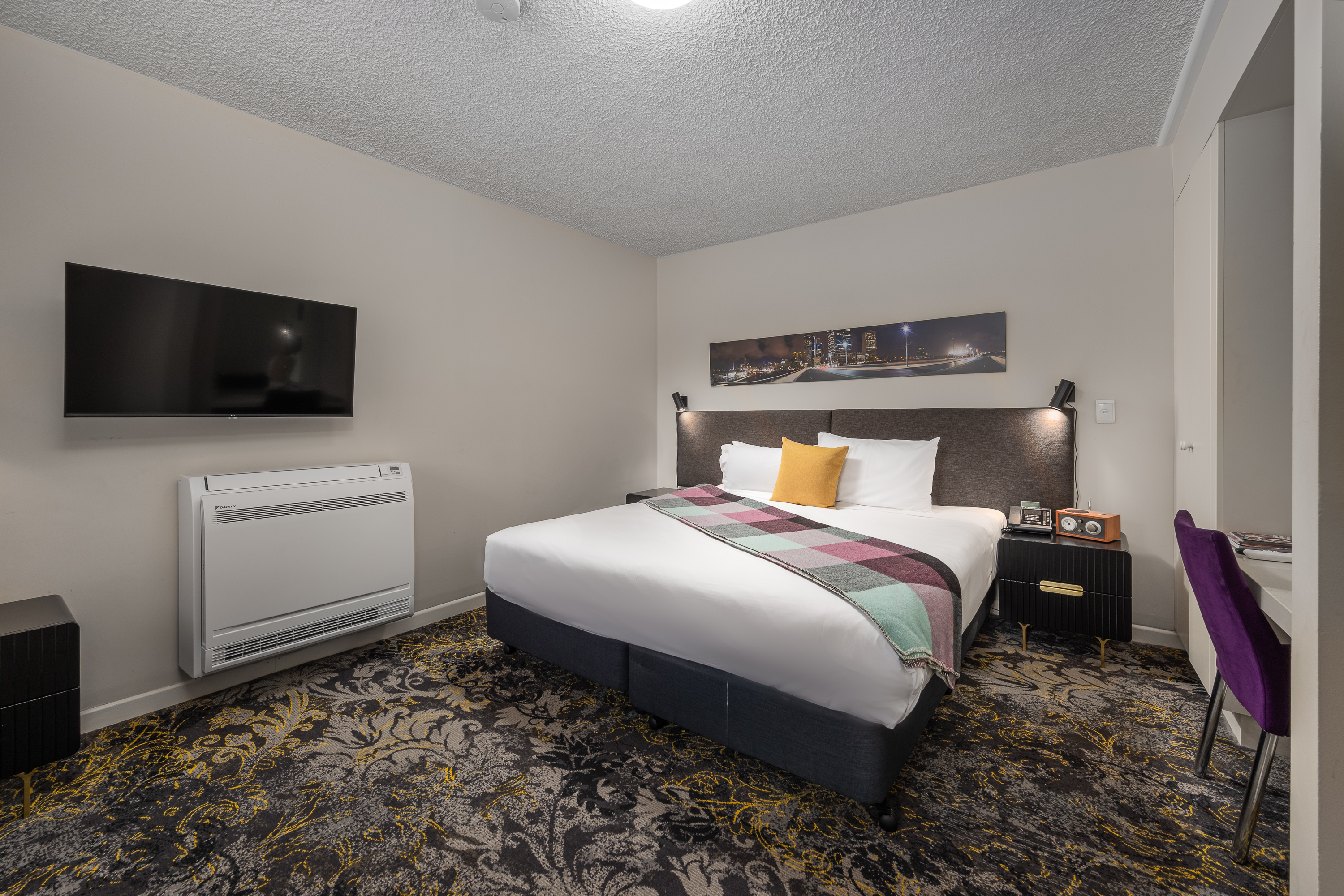 Deluxe King/Triple Studio