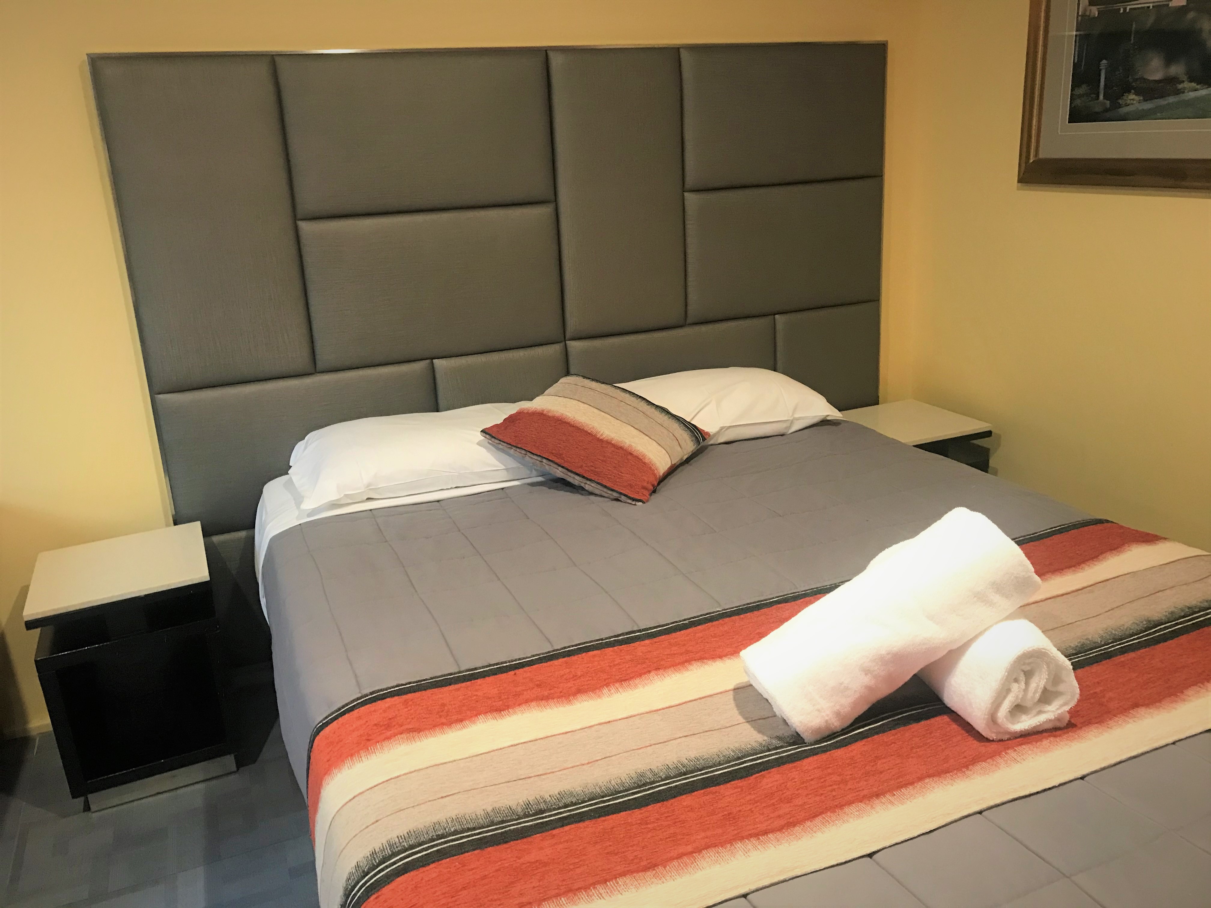 Deluxe Queen Room (1 Queen)