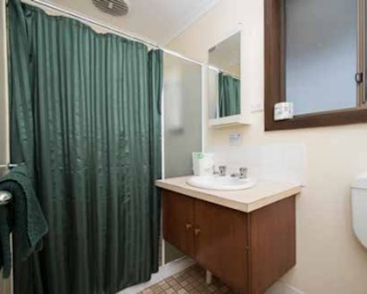 Bathroom, Cabin,Leigh Creek Outback Resort, Flinders Ranges accommodation