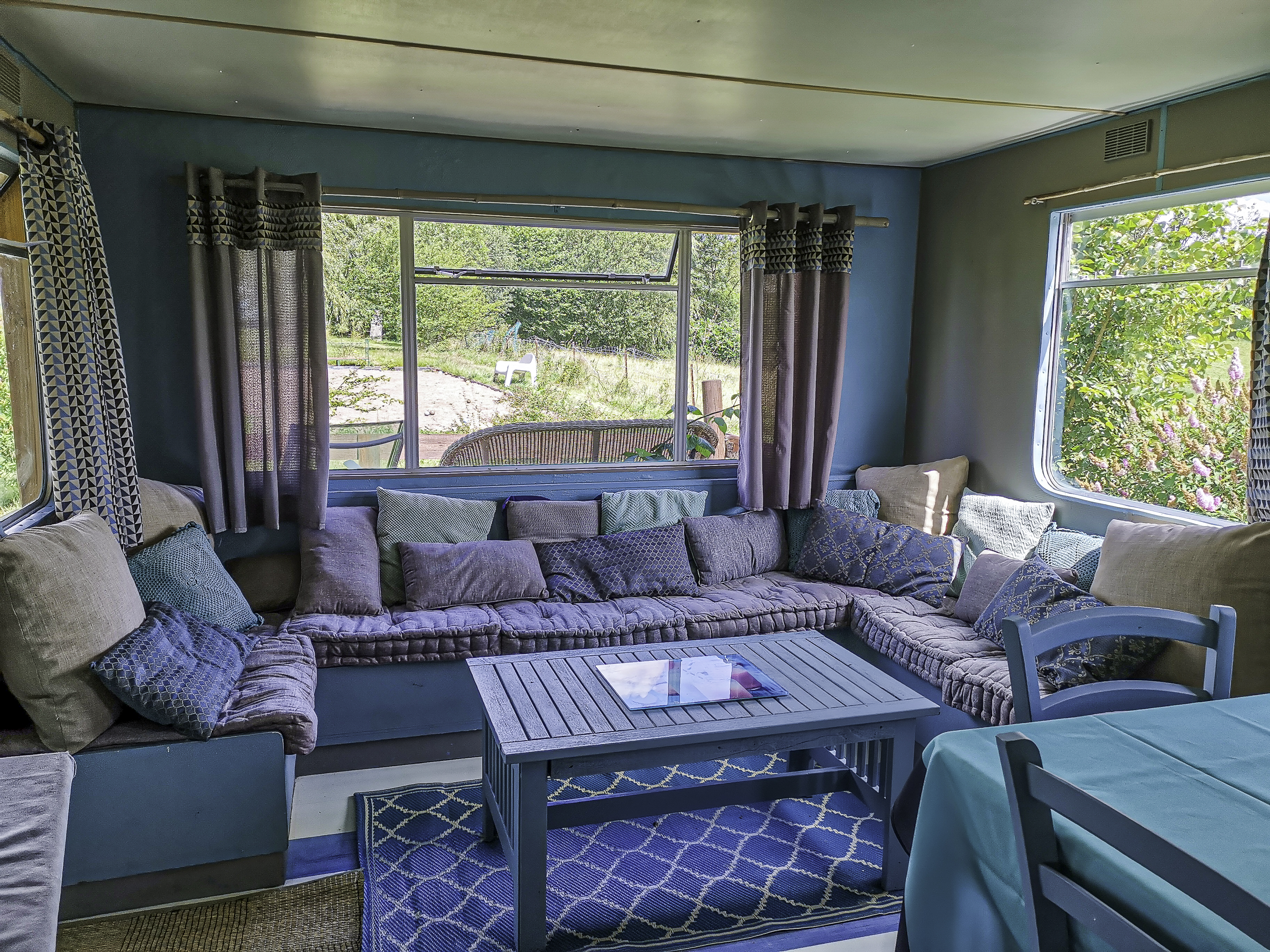 Au-Bonheur-Nomade-MobilHome Intérieur Salon Salle à manger