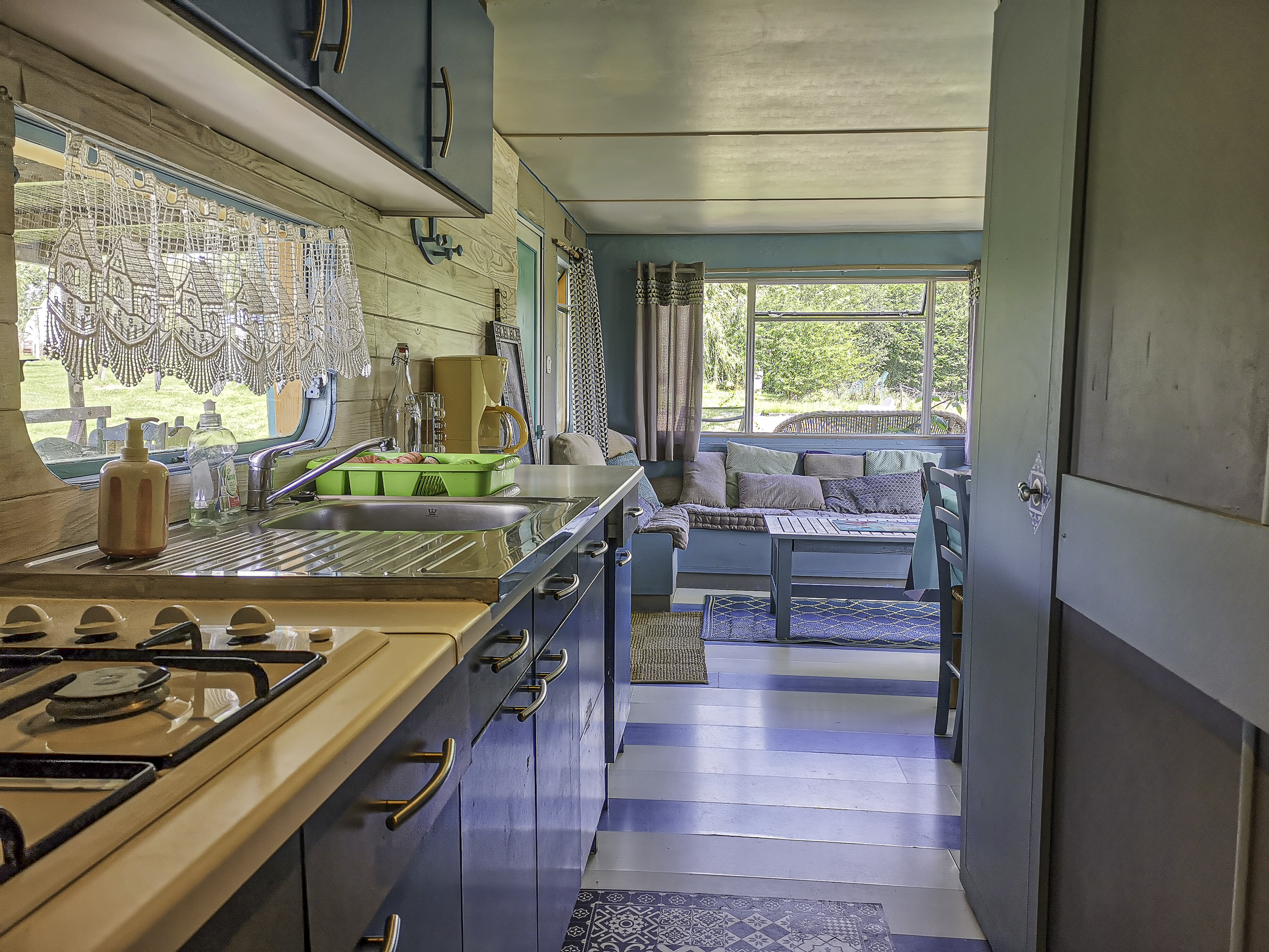 Au-Bonheur-Nomade-MobilHome Intérieur Salon cuisine équipée