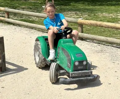 Bayeux Aventure - loisirs - mini-tracteurs éléctriques pour enfants - circuit de course