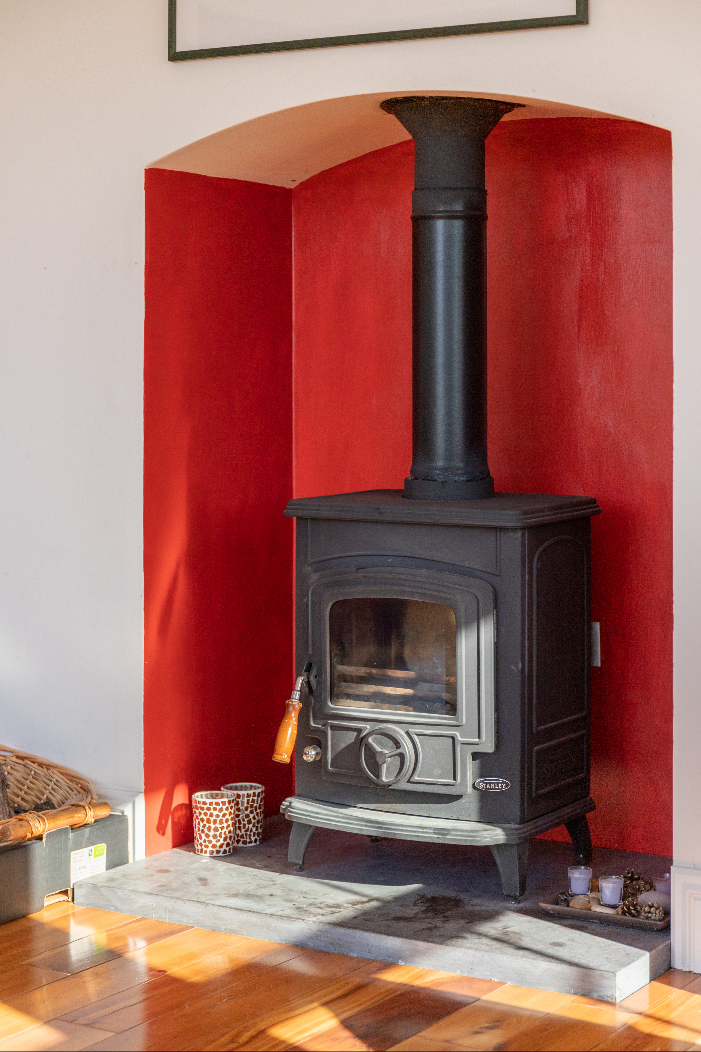 Stove for a Cosy Evening at Álaind Lodges B&B Sneem