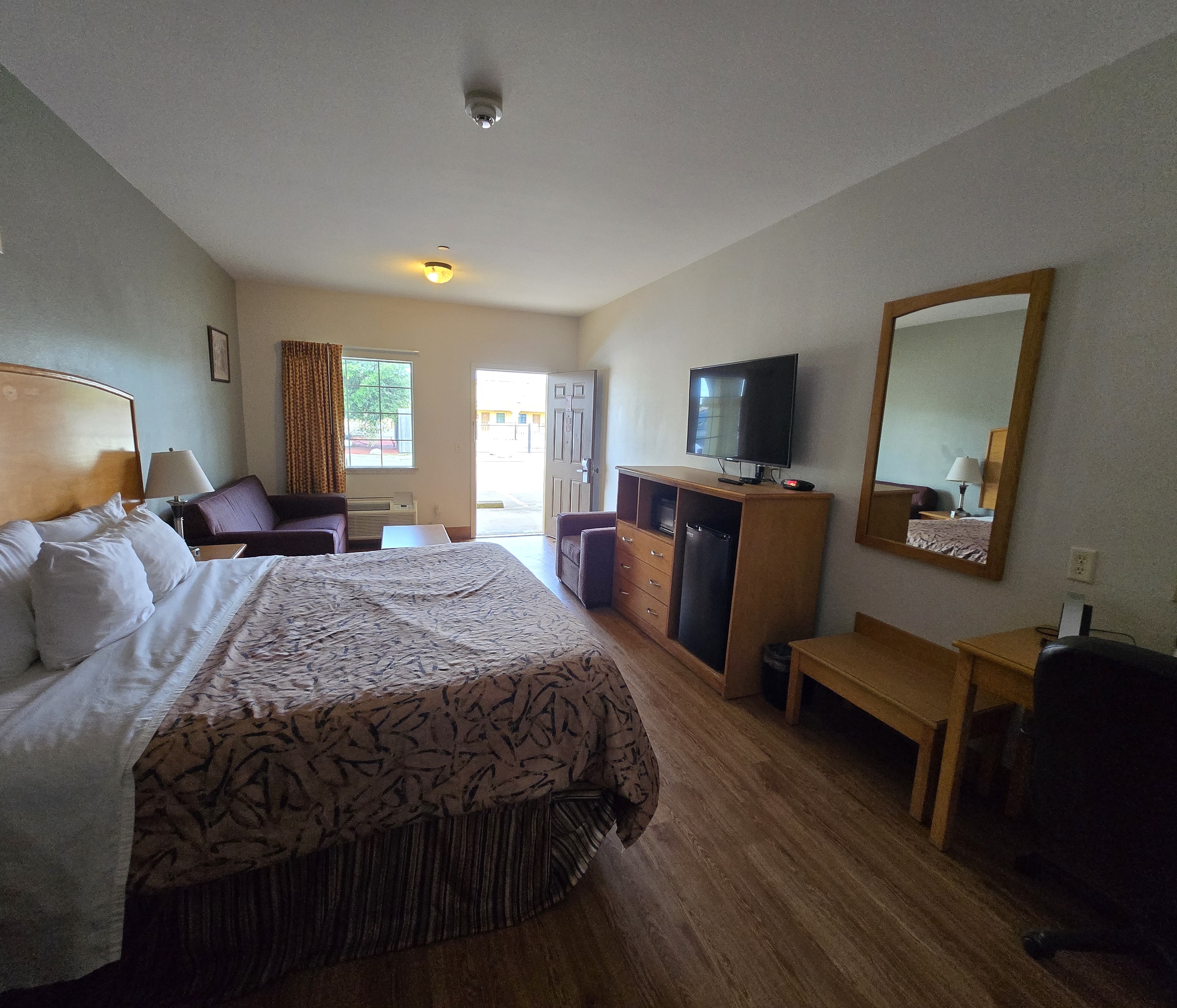 1 King Bed Accessible, Non-Smoking