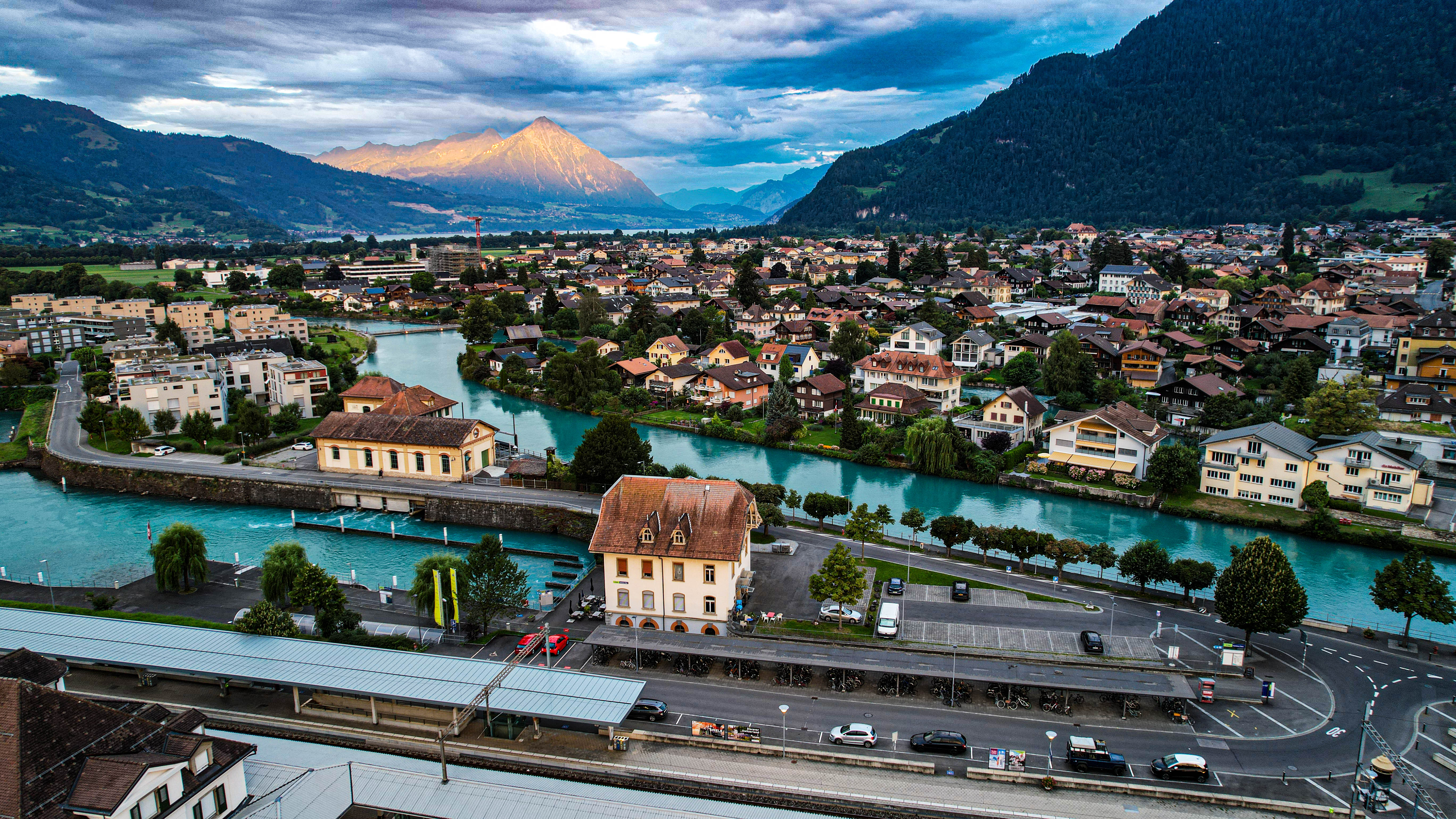 Picture from our breakfasts terrasse, bus, train and boat within 200 meters!