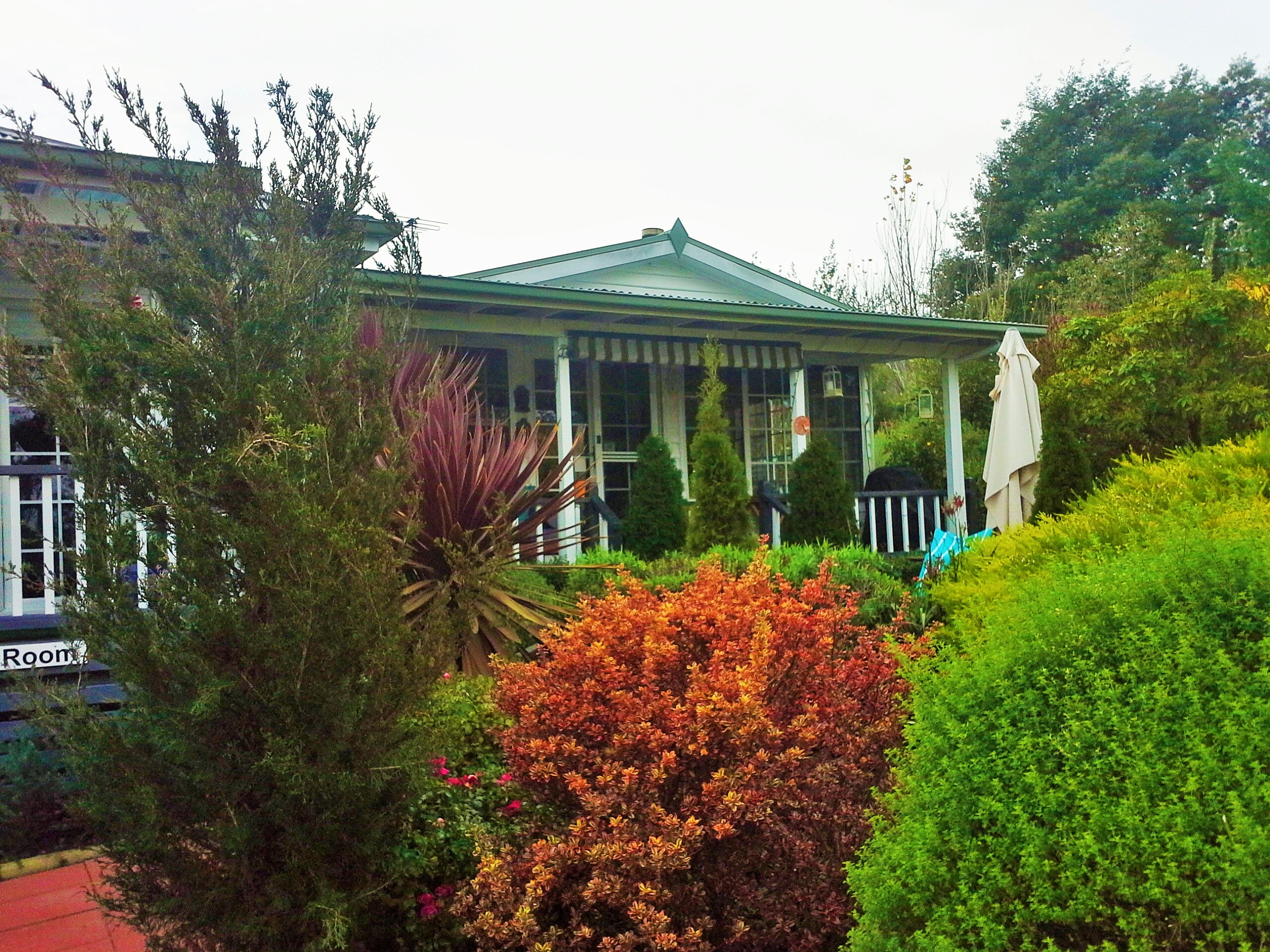 Garden Room at Hillside Bed & Breakfast Huonville Tasmania hillsidebedandbreakfasthuonvalley.com