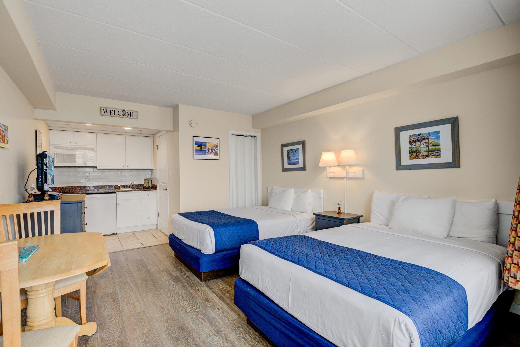 Room 321- Studio room with 2 double beds | Ocean 7 Motel