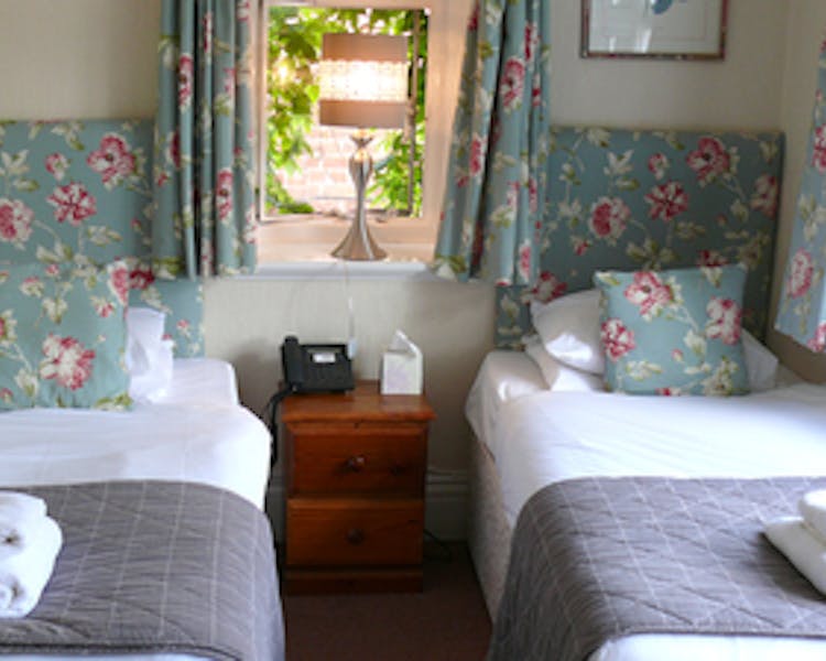 home chester court hotel