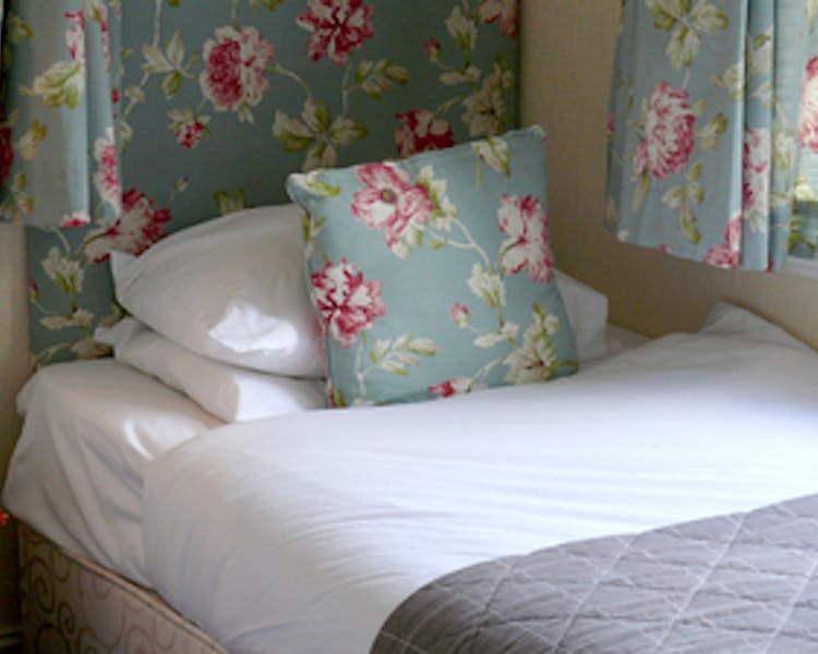 home chester court hotel