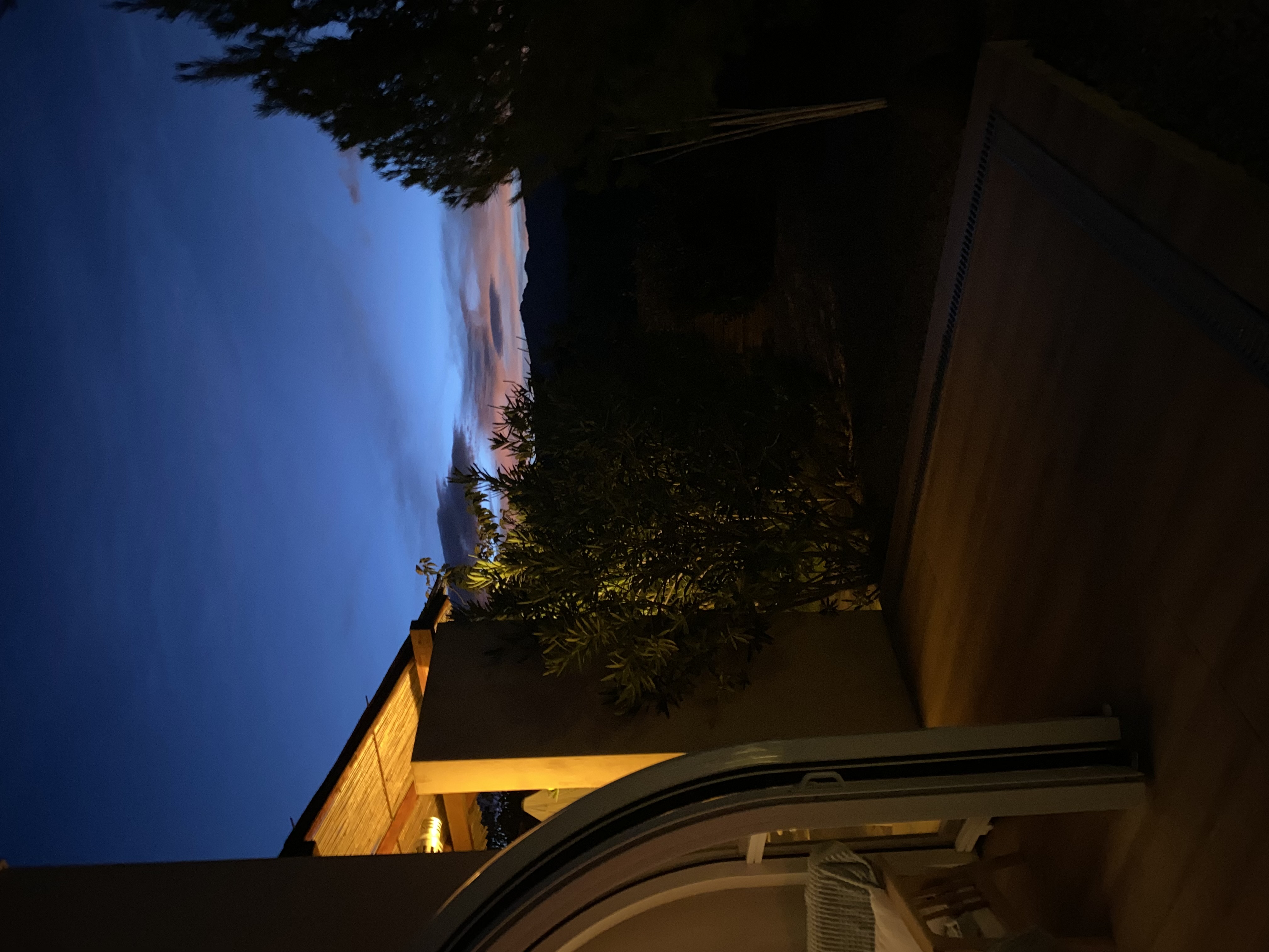 Suite Agua Esfera jardín privado