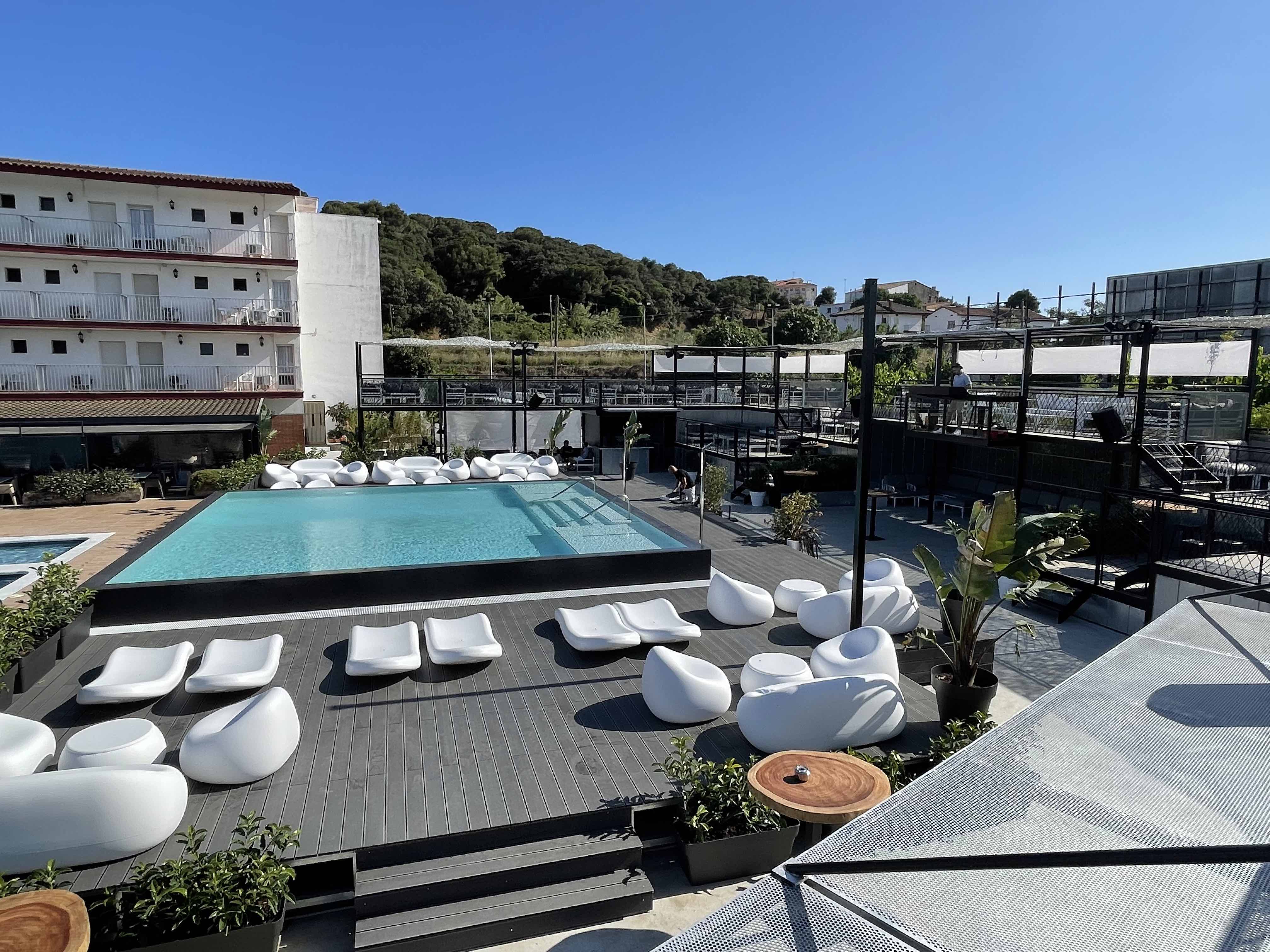 Club "Open Air" para mayores de edad.