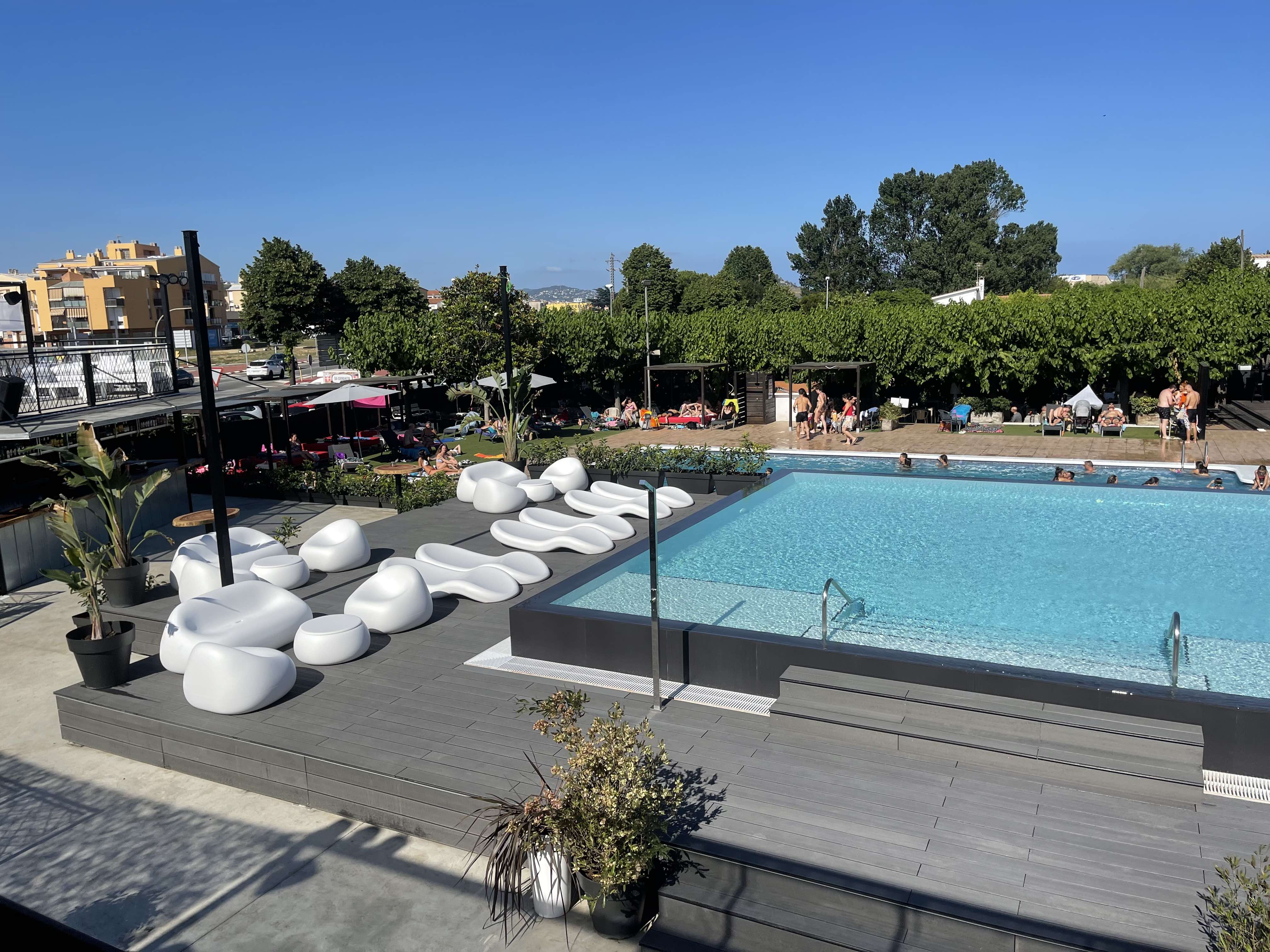 Club "Open Air" para mayores de edad.