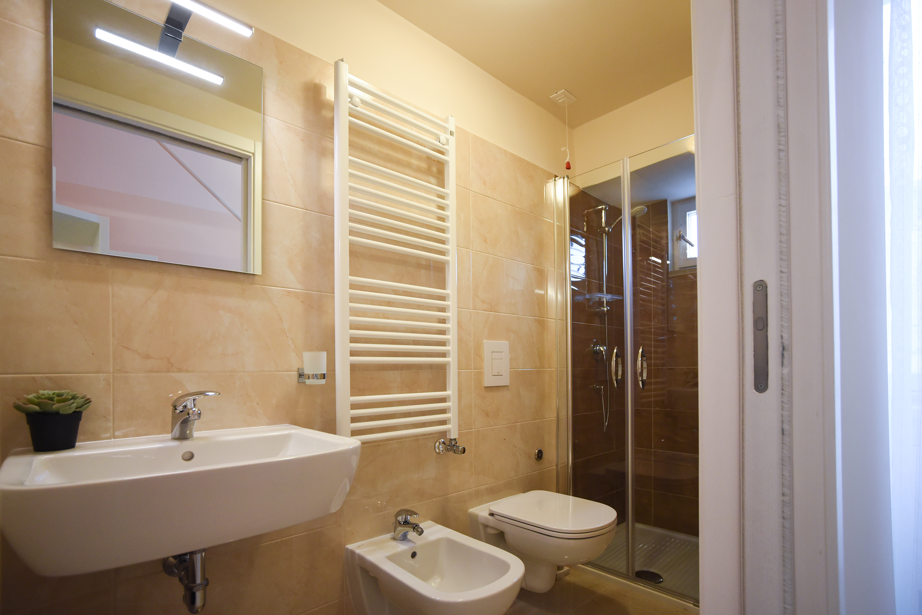 Bathroom - Standard West