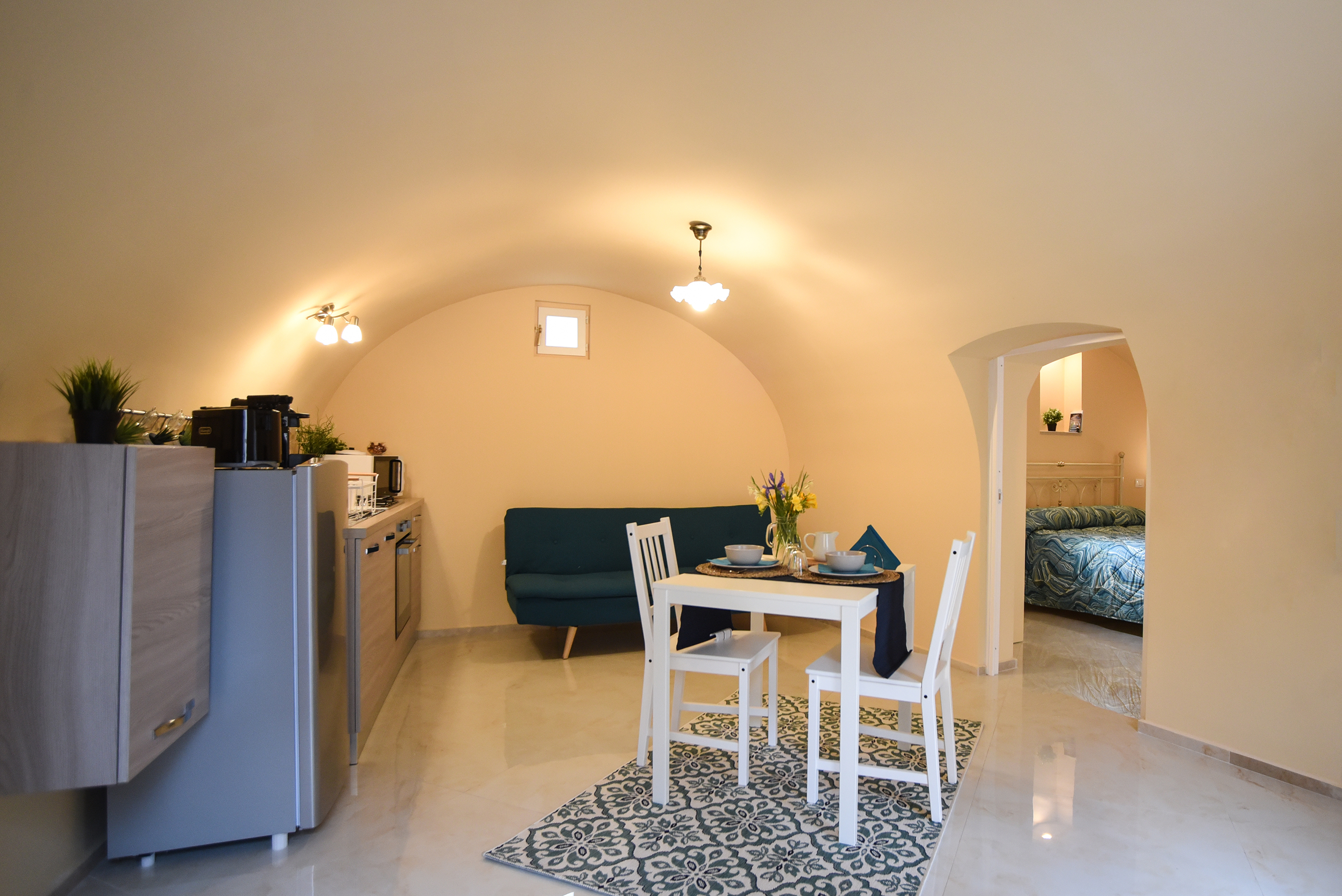 In-Room Dining - Standard East