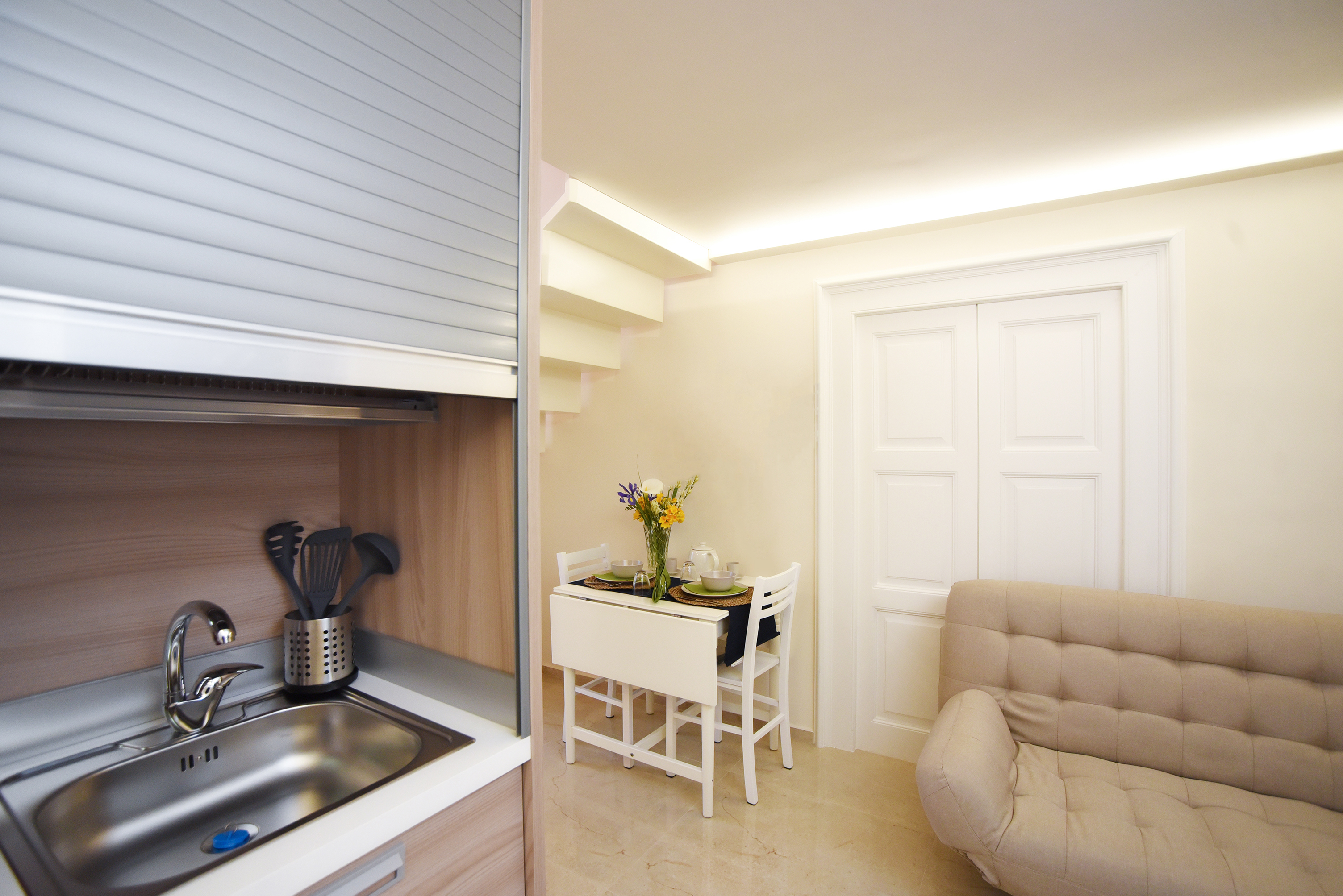 In-Room Kitchenette - Standard West