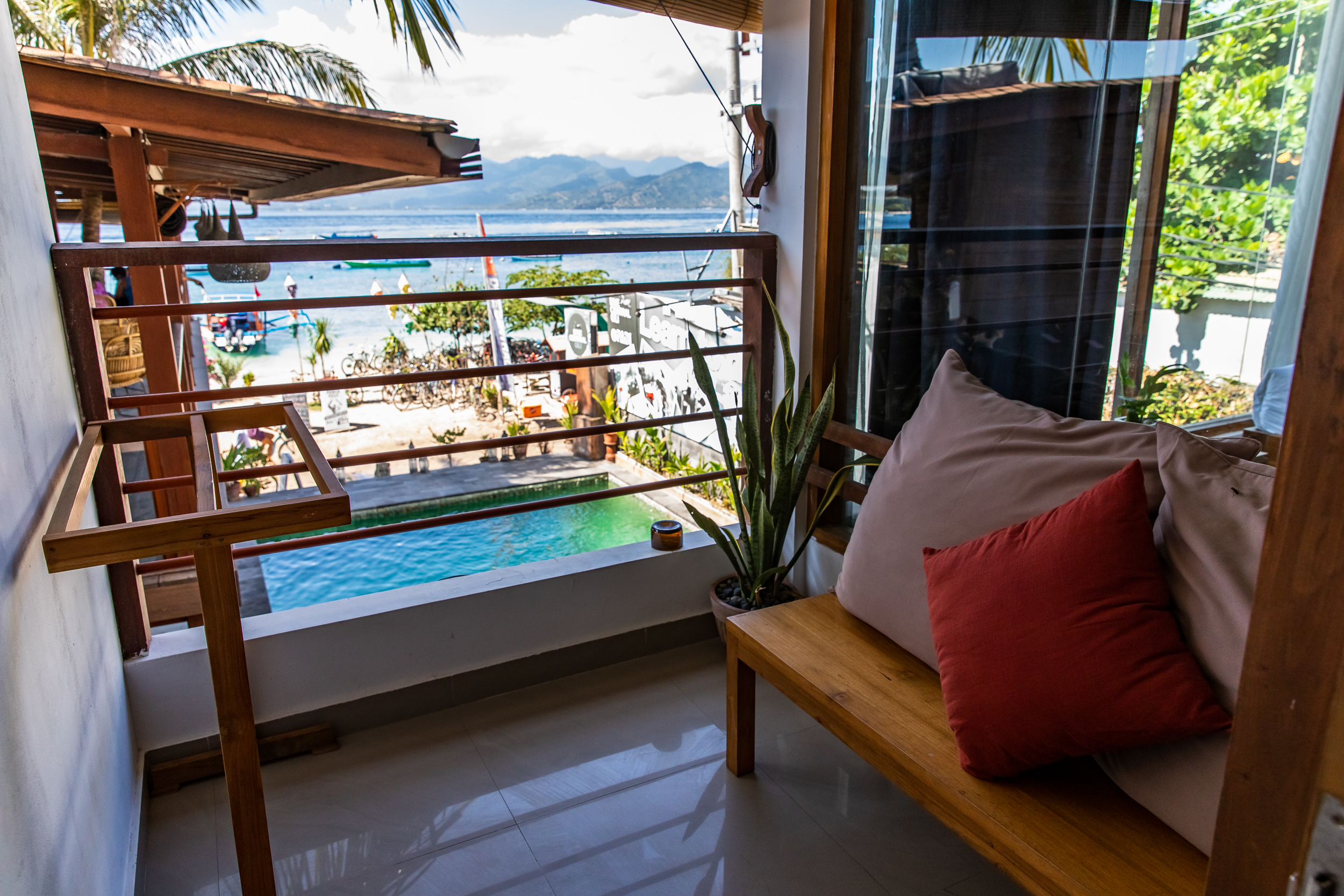 1st Floor Balcony Sea View King/Twin/Triple room