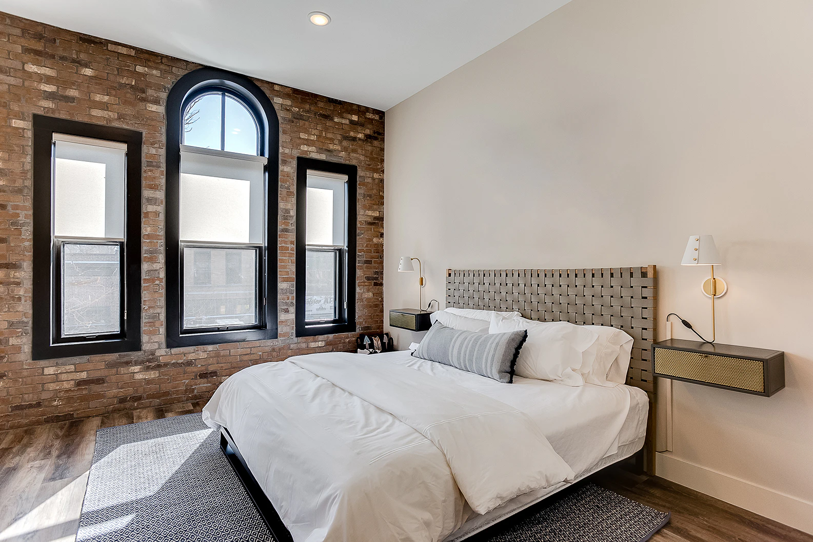 Hotel Excelsior - Suites on Water Street — photo 26 of 52