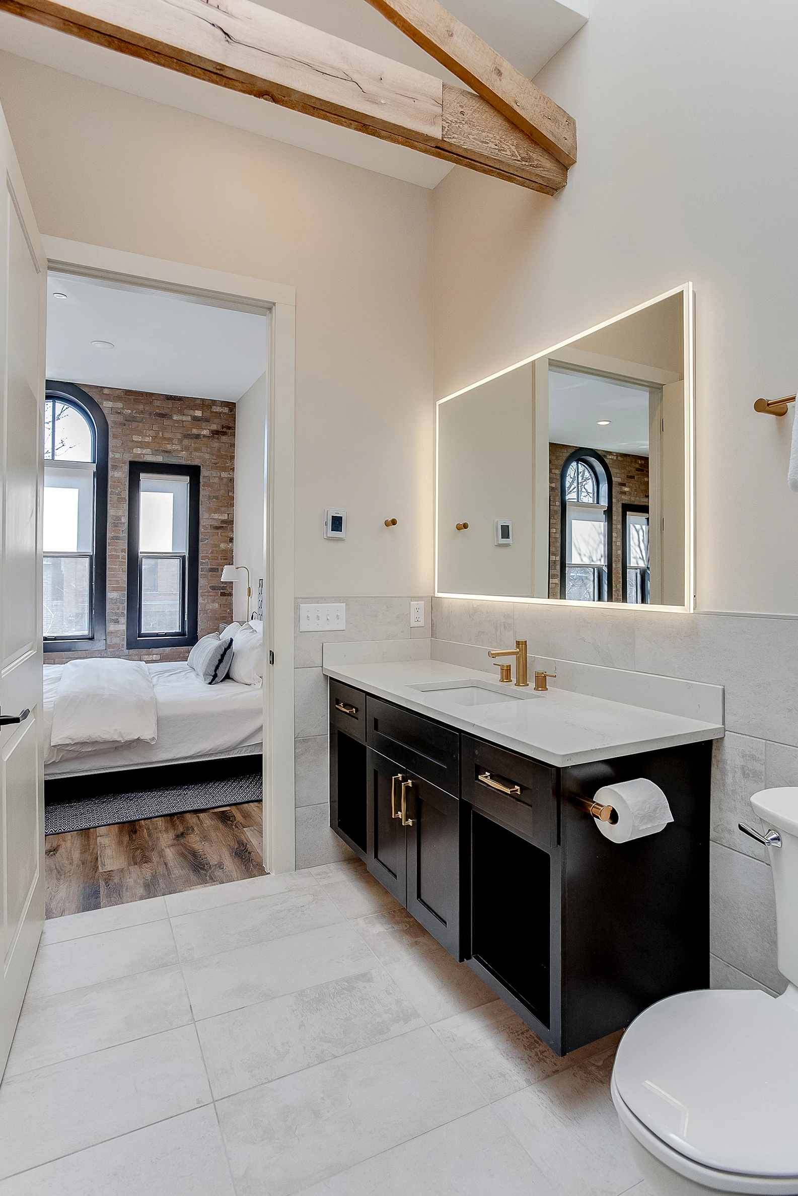 Hotel Excelsior - Suites on Water Street — photo 12 of 52