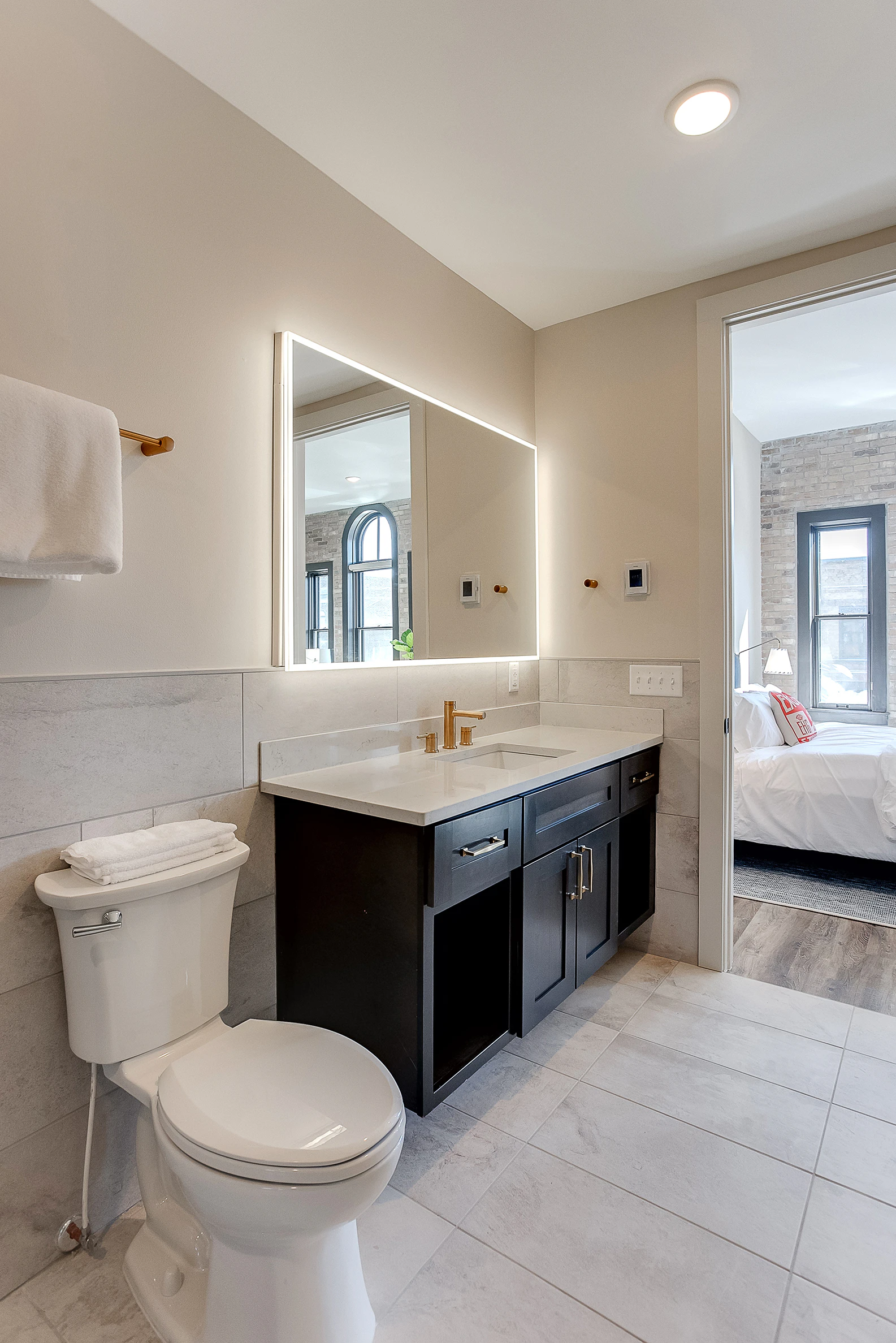 Hotel Excelsior - Suites on Water Street — photo 16 of 52