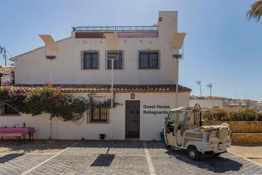 Guest House Bellaguarda with my TucTuc