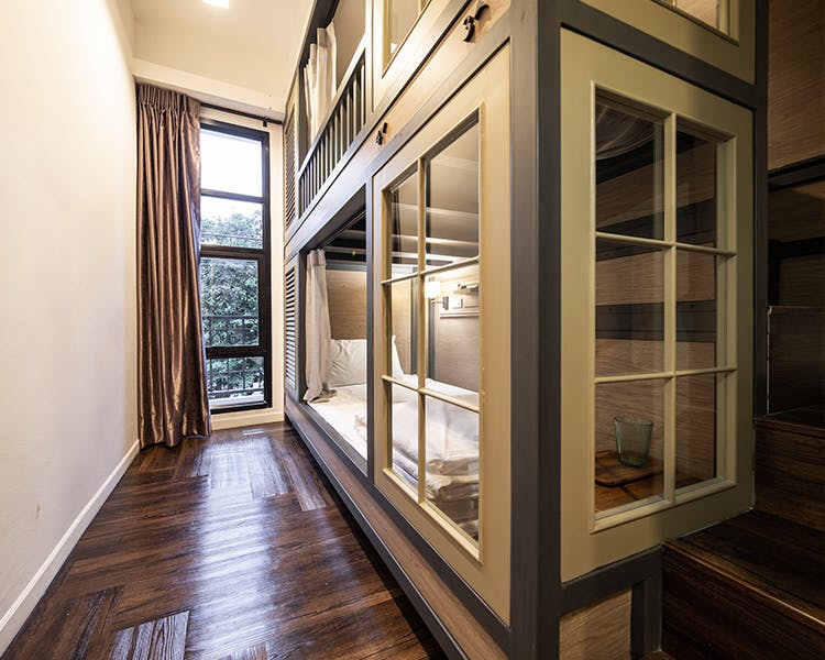 PRIVATE DORM 4 BEDS | Warm Window Silom