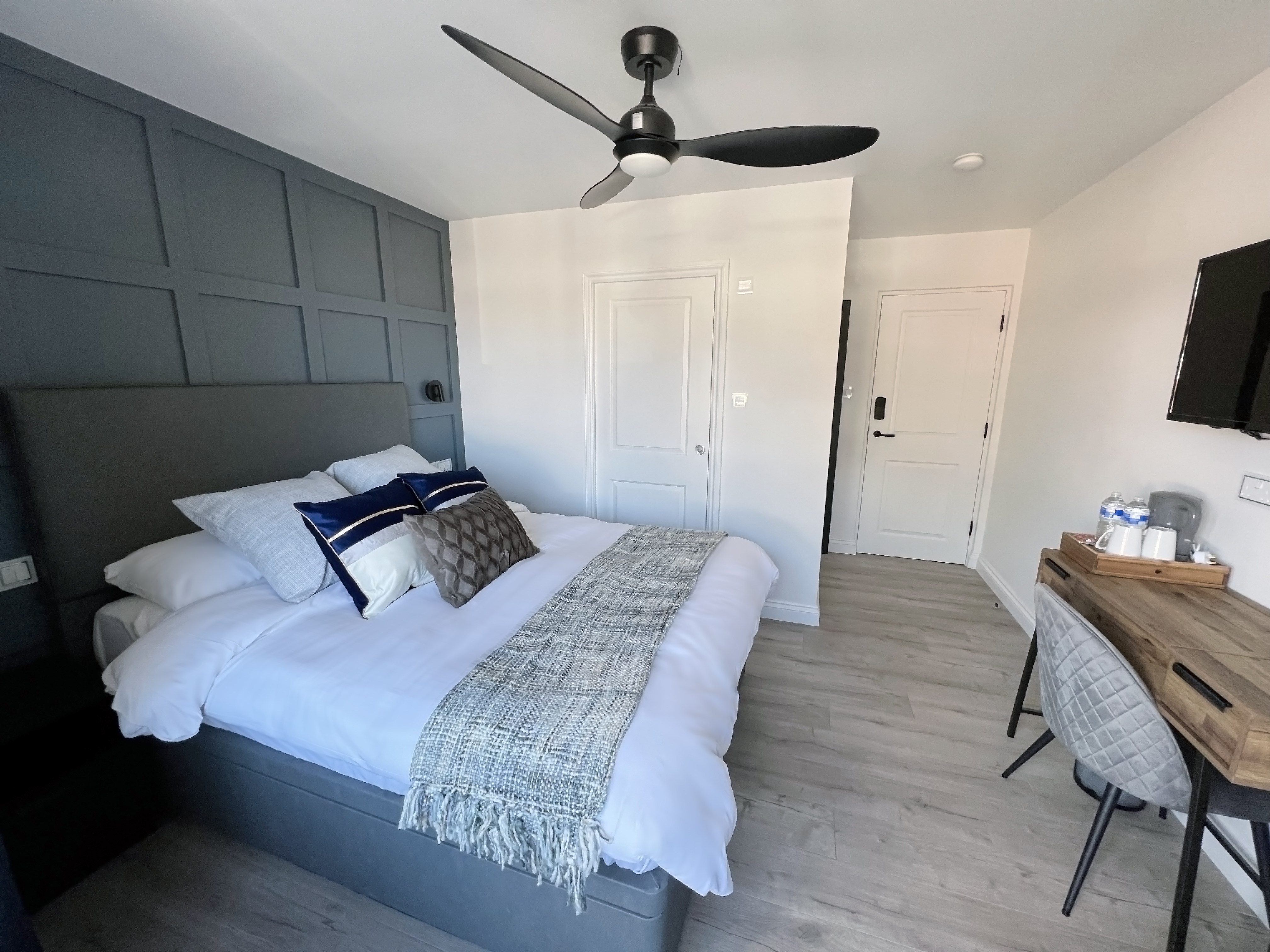 United Home B&B guest bedroom Victoria Harbour Room