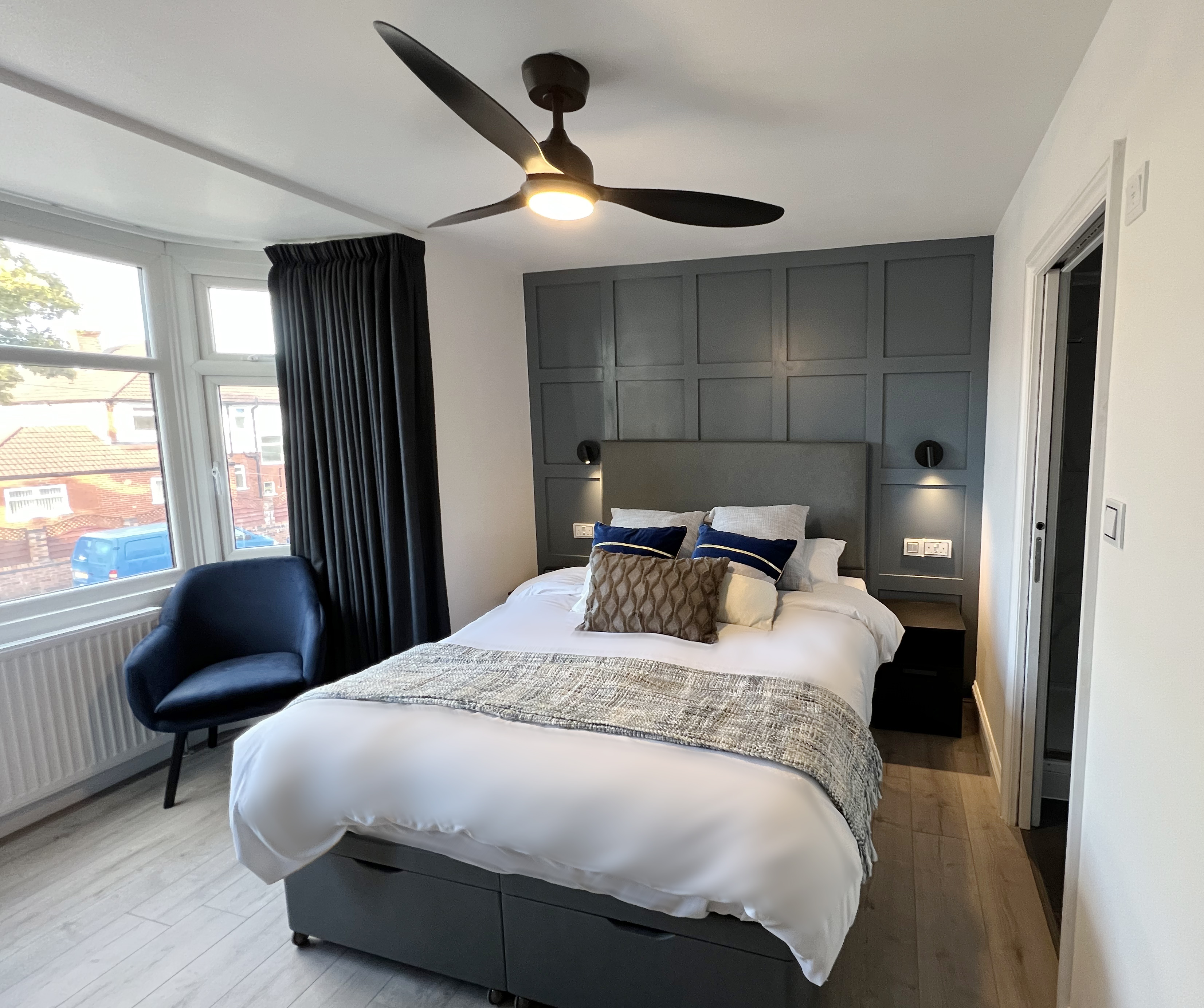 United Home B&B guest bedroom Victoria Harbour Room