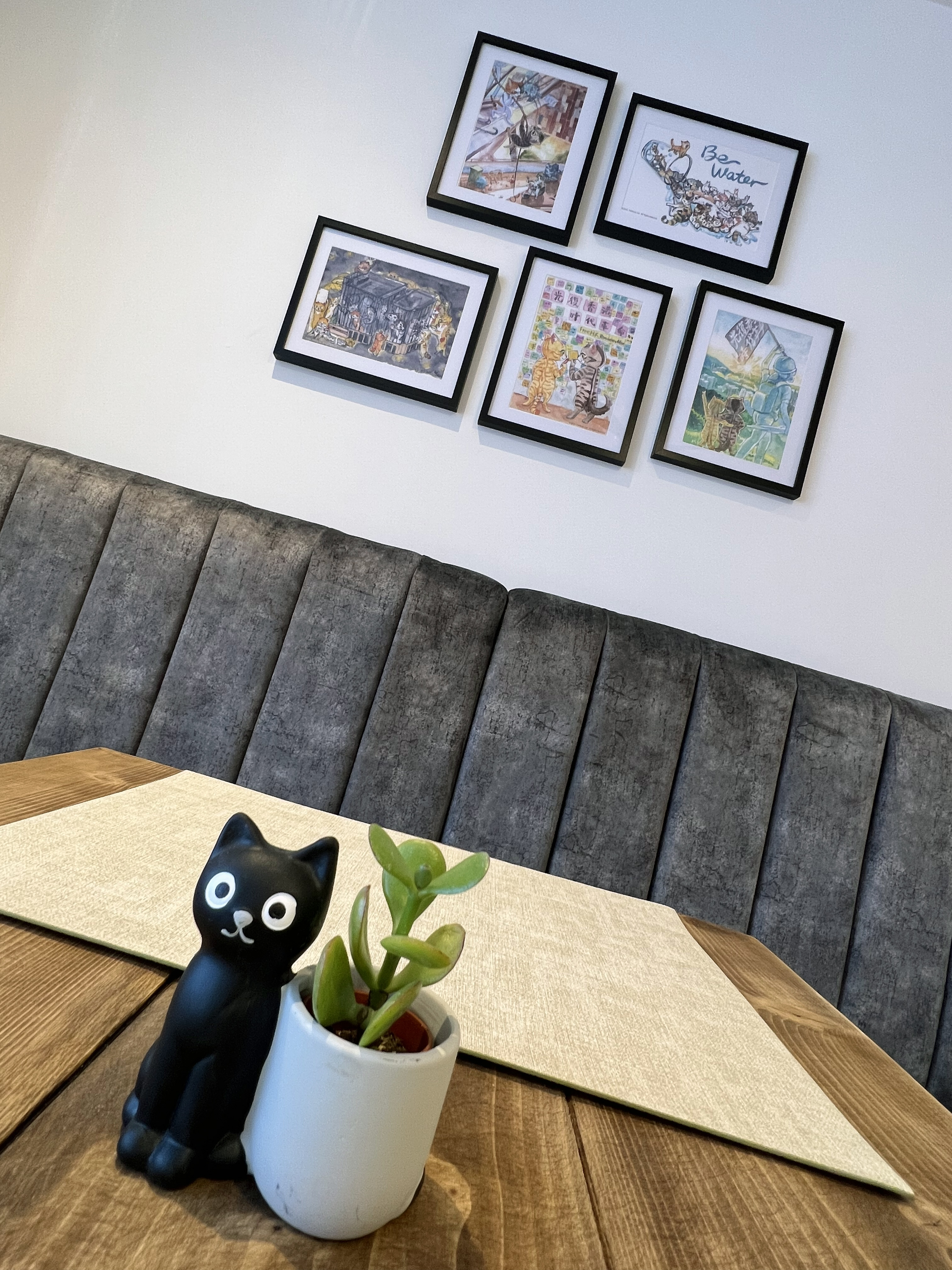 United Home B&B guest lounge breakfast room