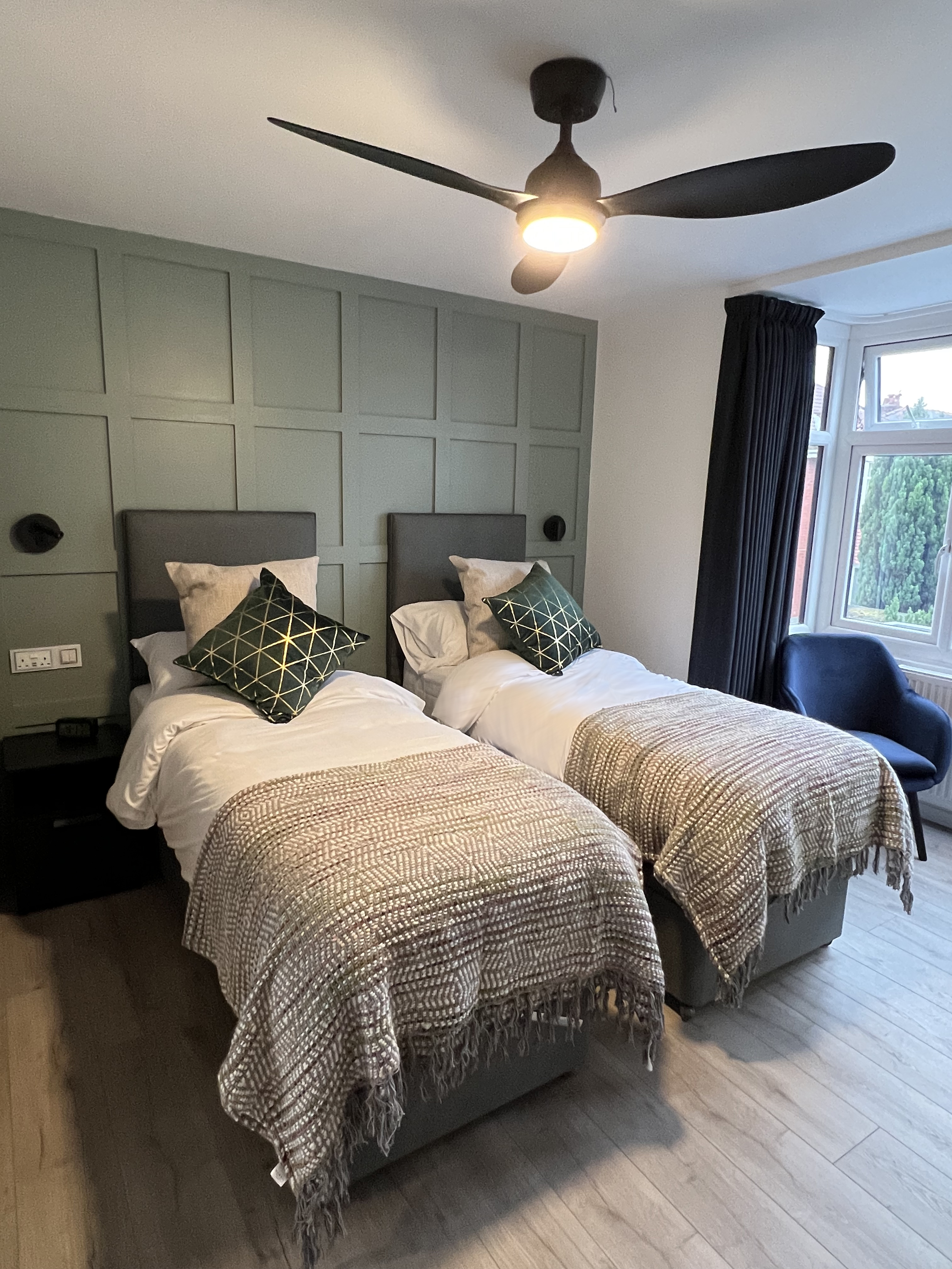 United Home B&B guest bedroom Victoria Peak Room