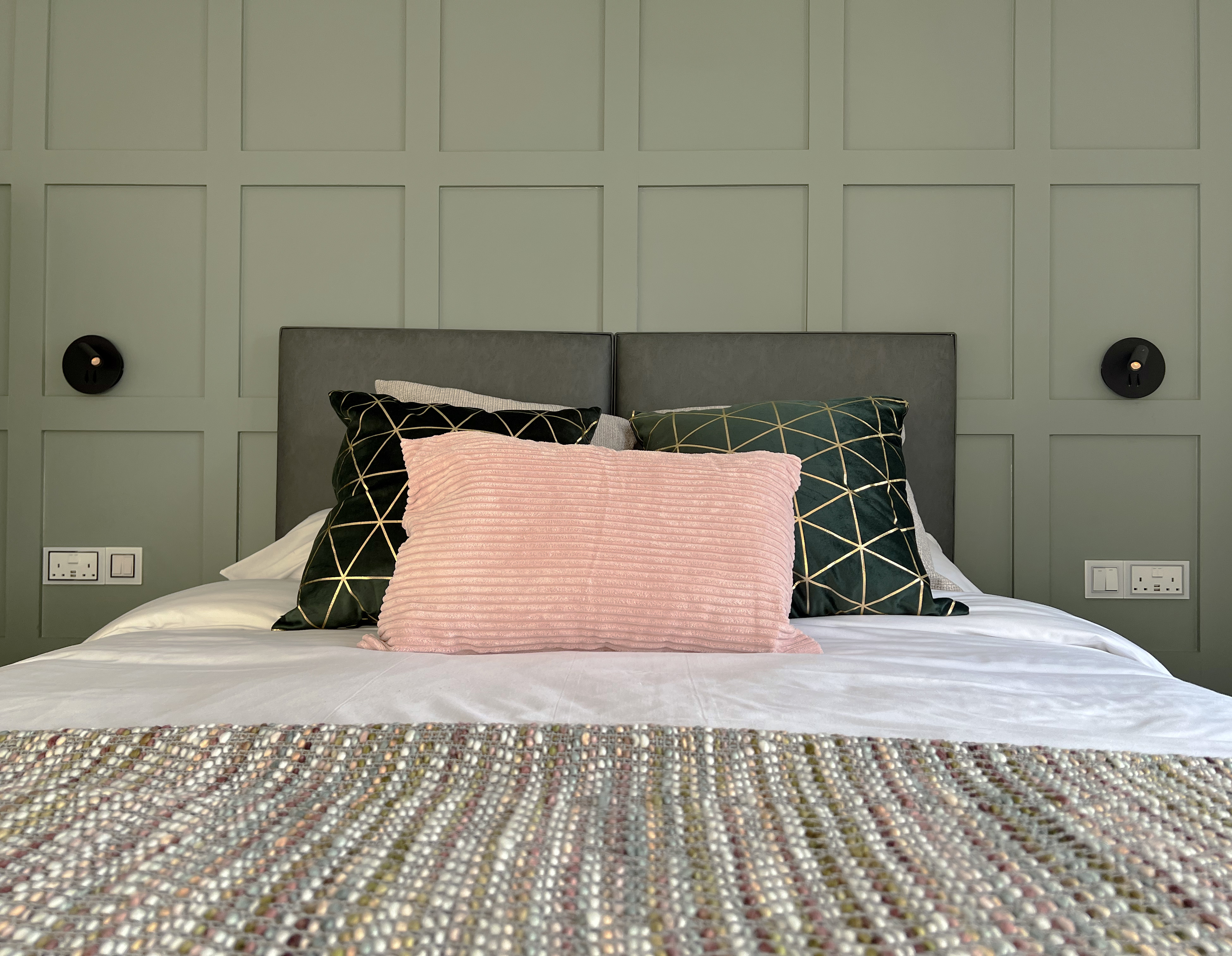 United Home B&B guest bedroom Victoria Peak Room