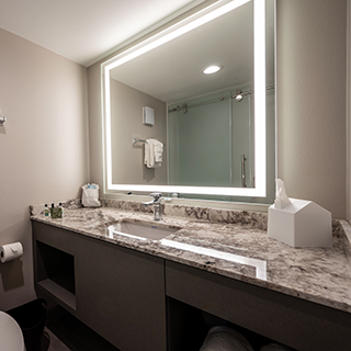 King Bed•Sofa• Walkin Shower•312ft²