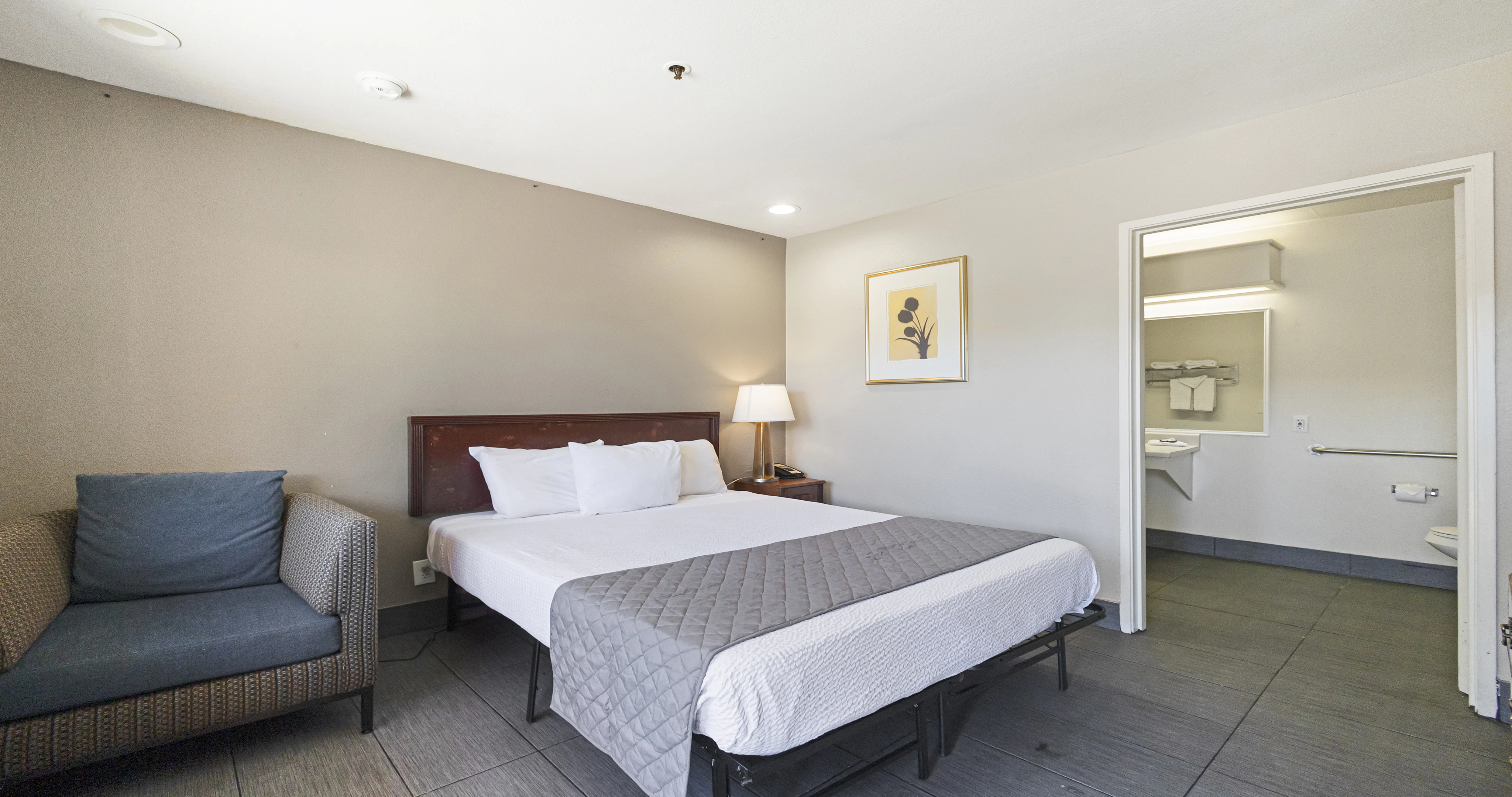 Budget Inn — photo