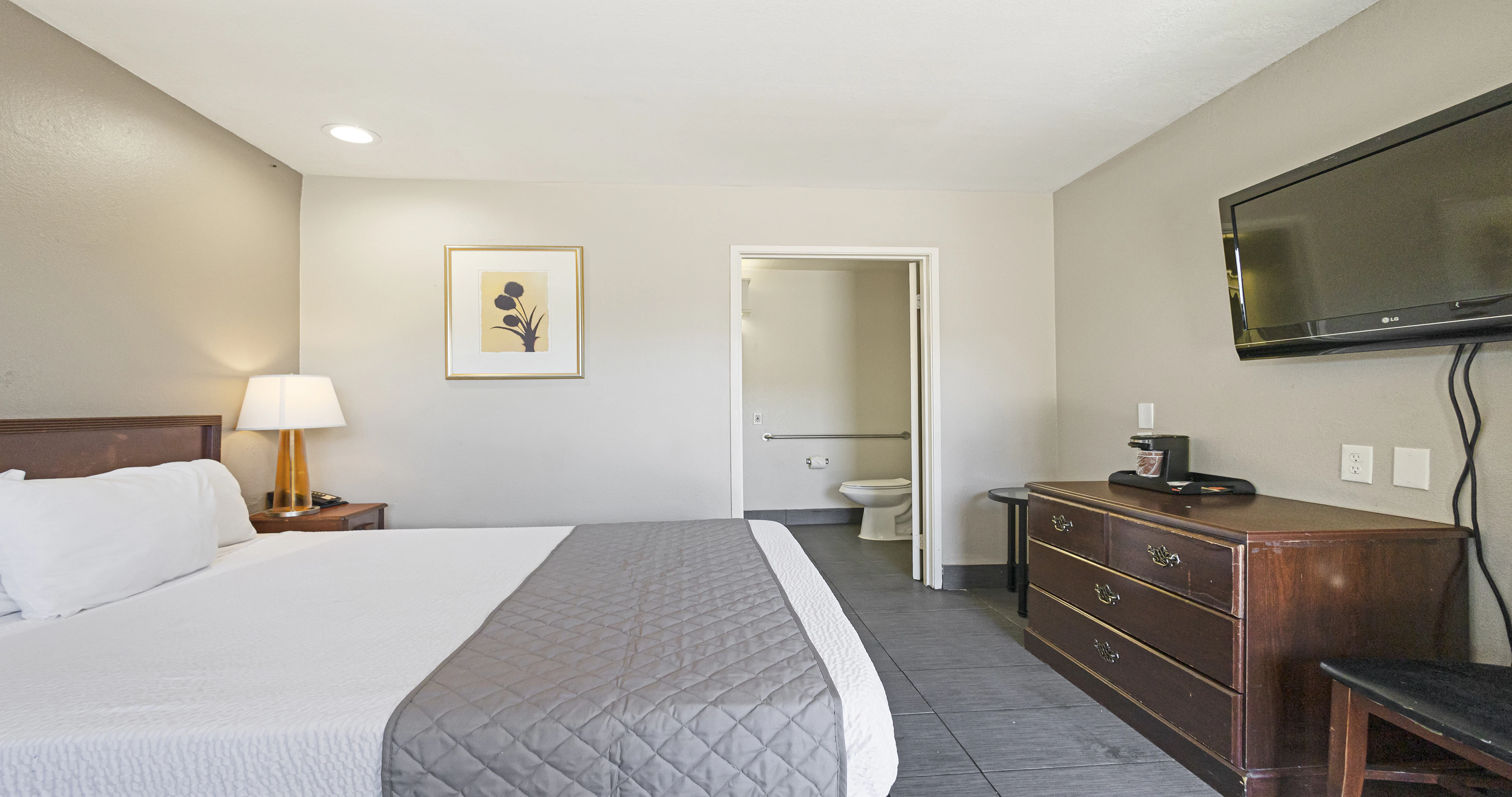 Budget Inn — photo