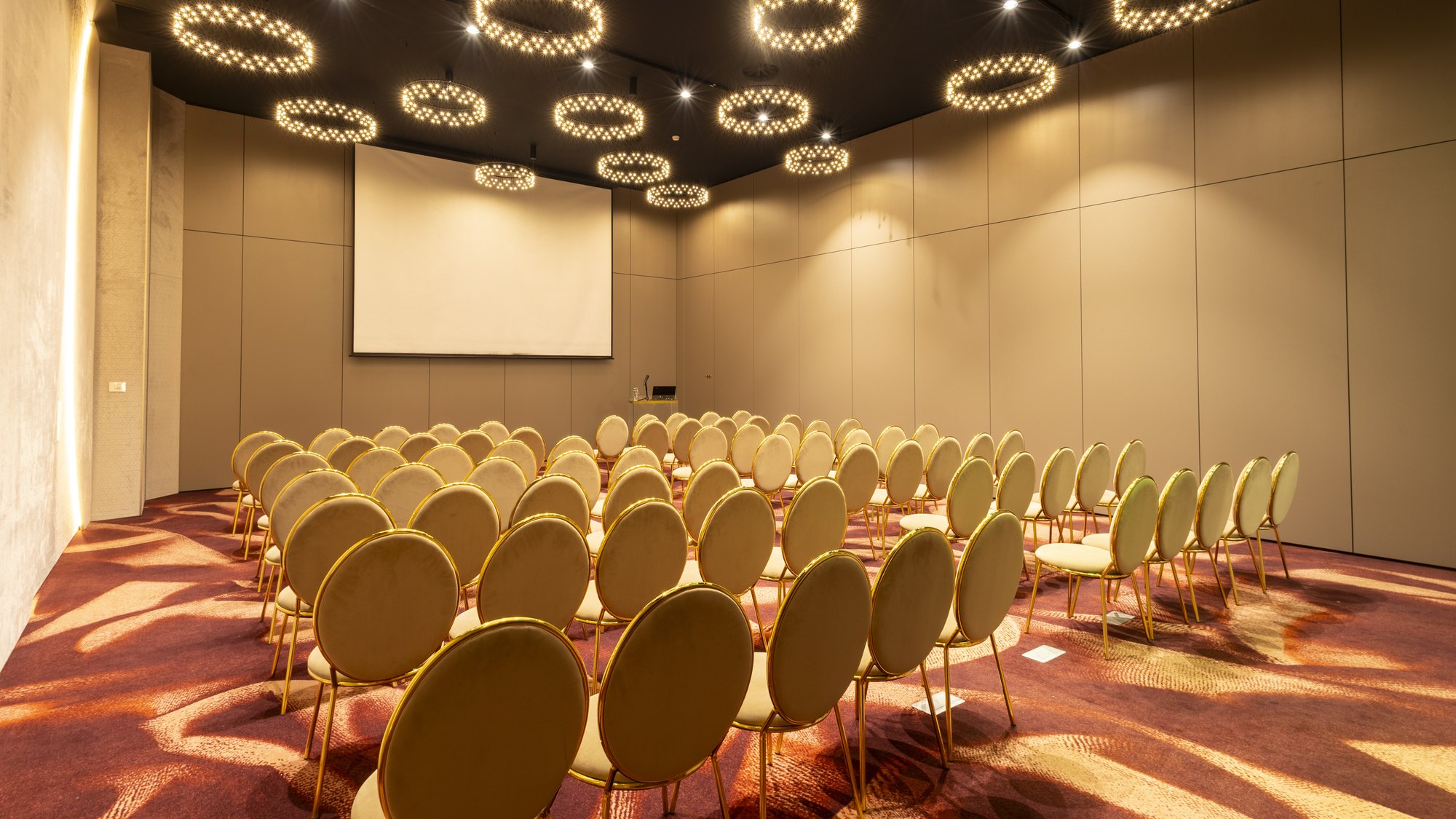Auditorium meeting room set theatre-style, Hotel INTERNATIONAL Iași
