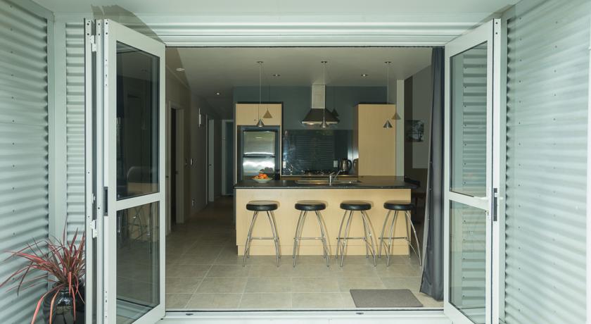 Three bedroom townhouse kitchen