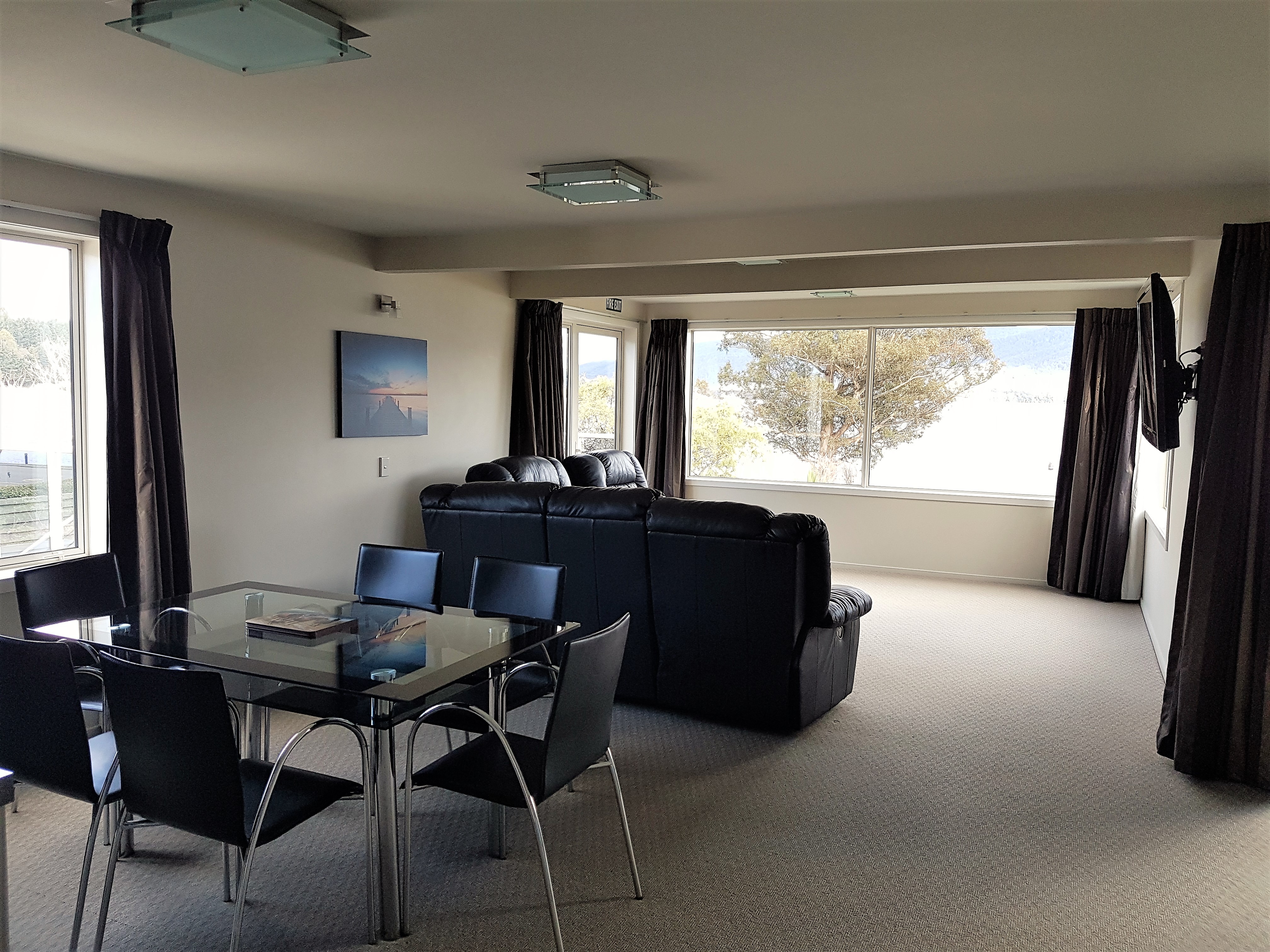 Upstairs 2 bedroom lounge and dinning