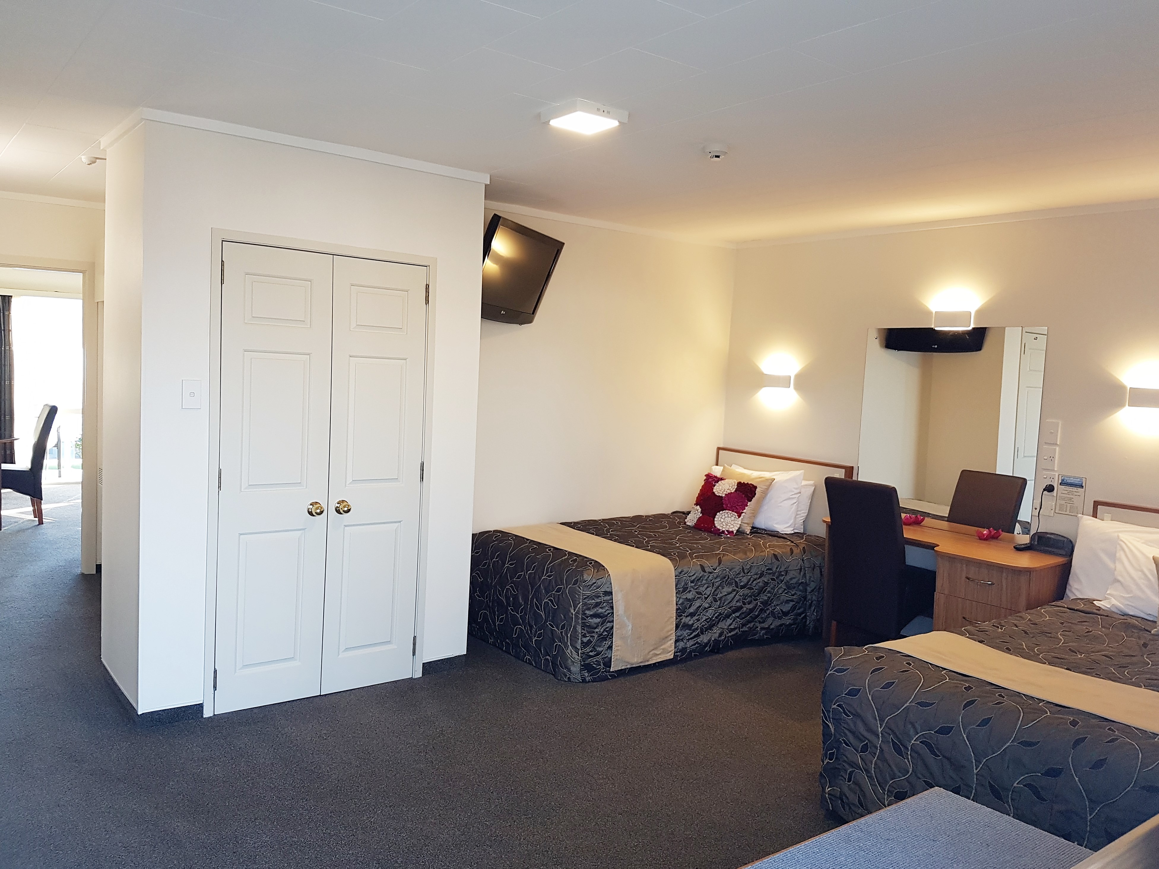 Queen and single apartment