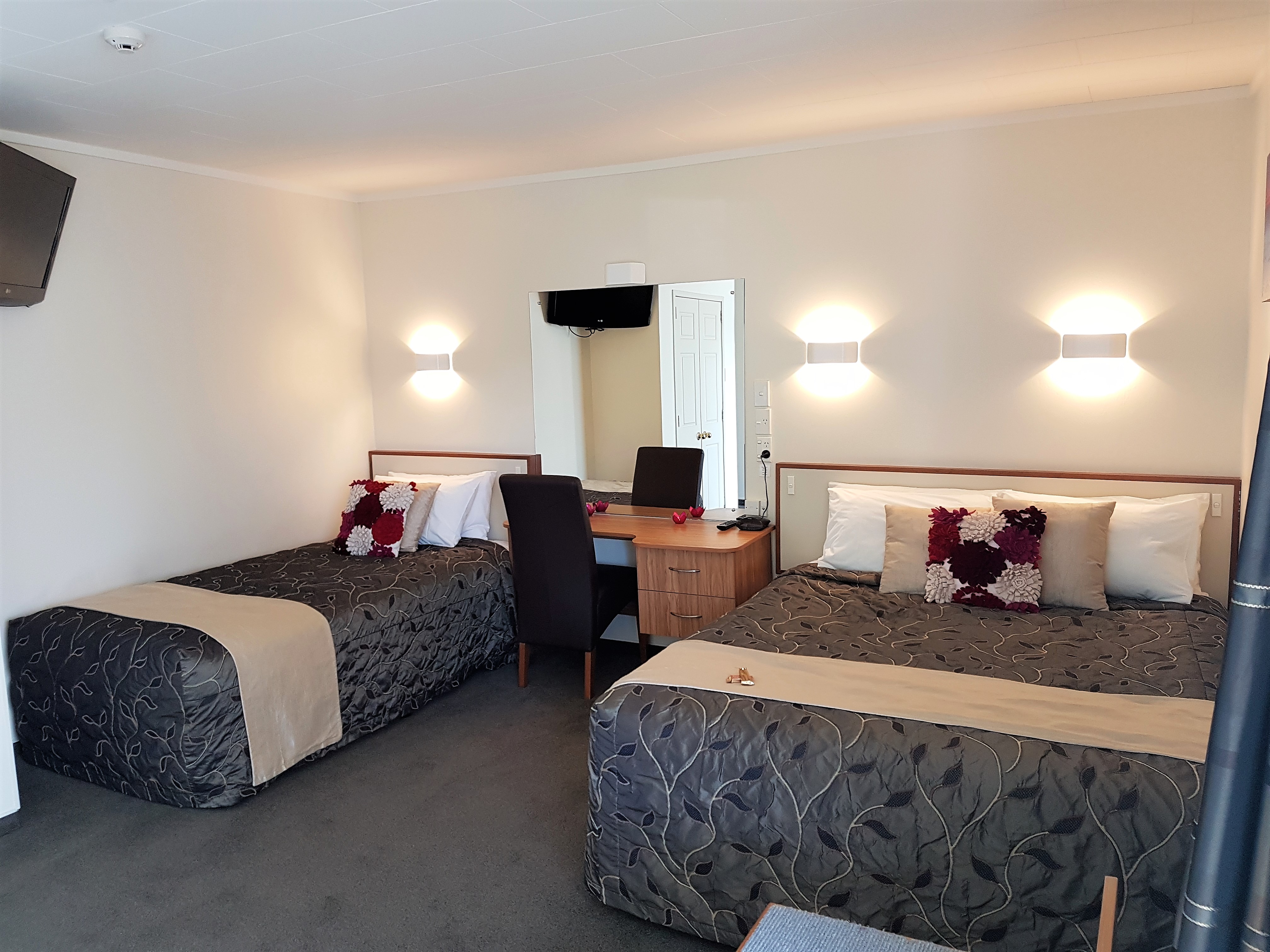 Queen and single apartment