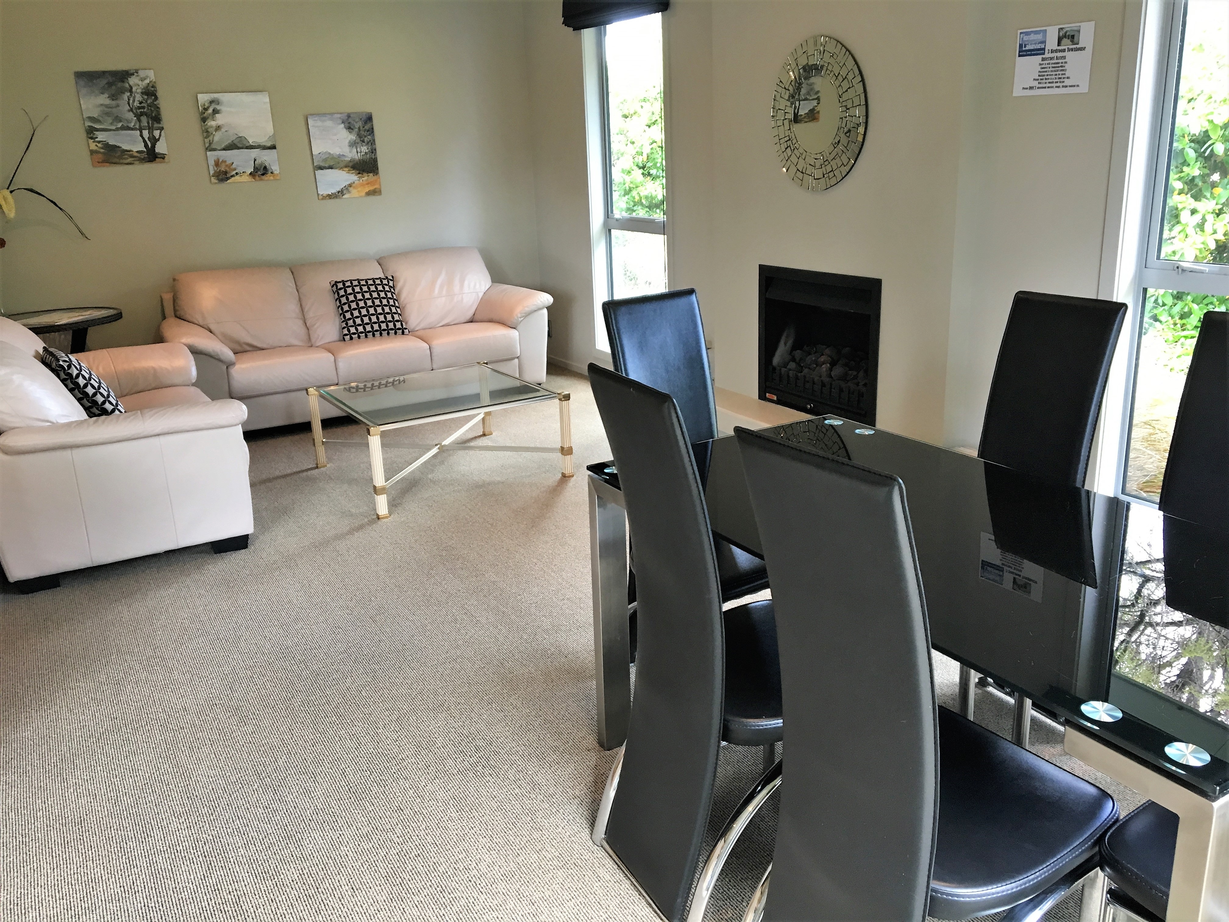 3 bedroom townhouse lounge and dinning