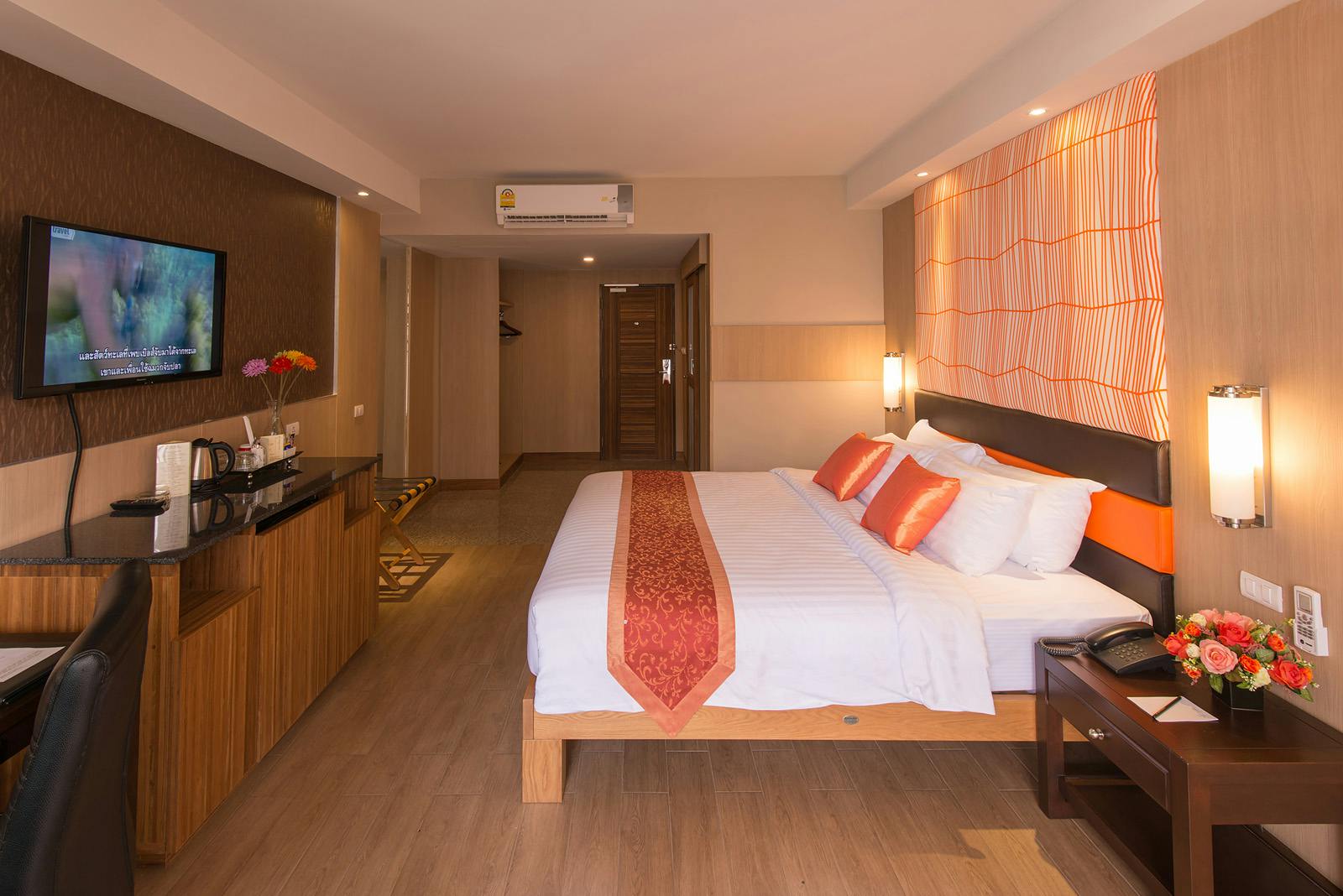 Deluxe King Bed With Pool View Dynasty Grande Hotel deluxe-king-bed-with-pool-view-dynasty-grande-hotel