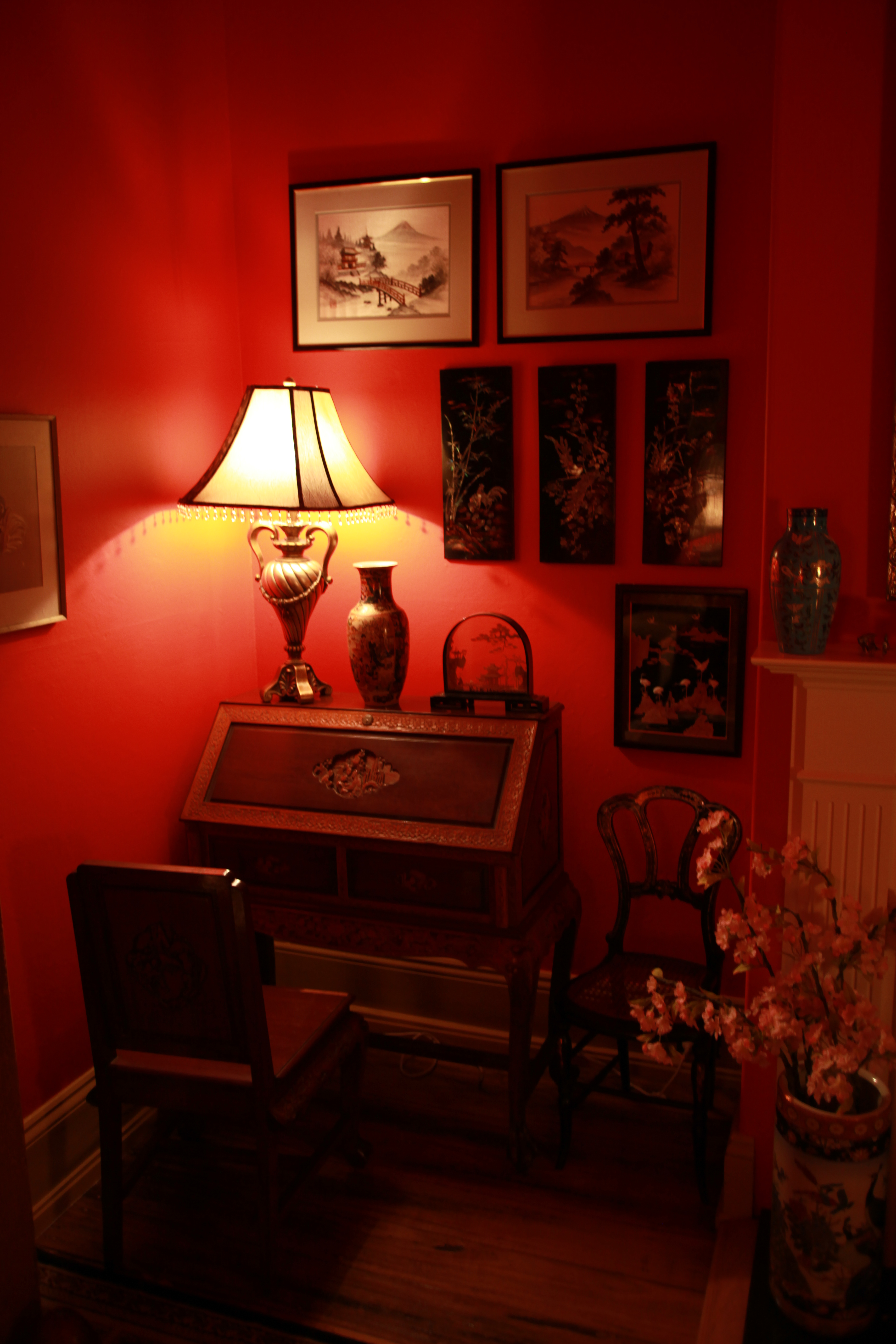 Historic Blakes Manor Heritage Accommodation. Affordable luxury and comfort close to hundreds of Tasmanias attractions