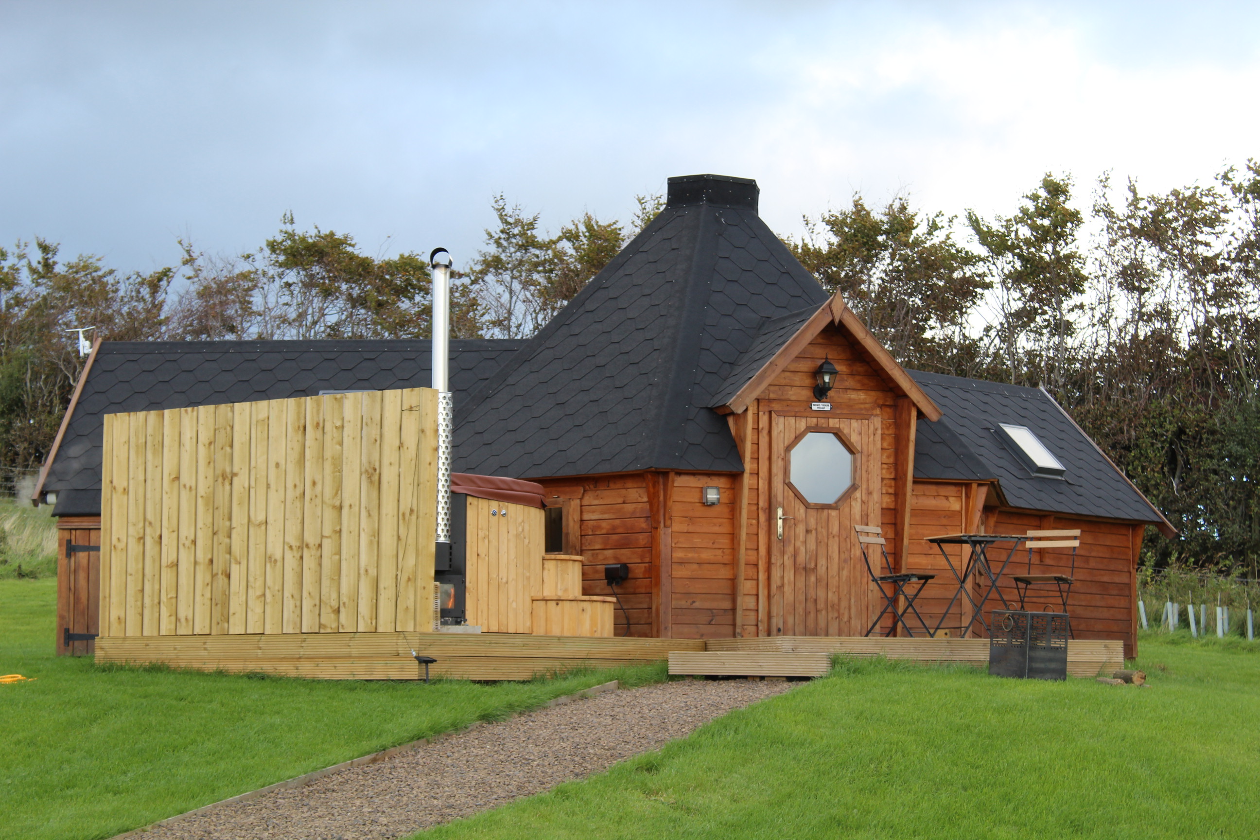 Deluxe Double Cabin (Sleeps up to 4)