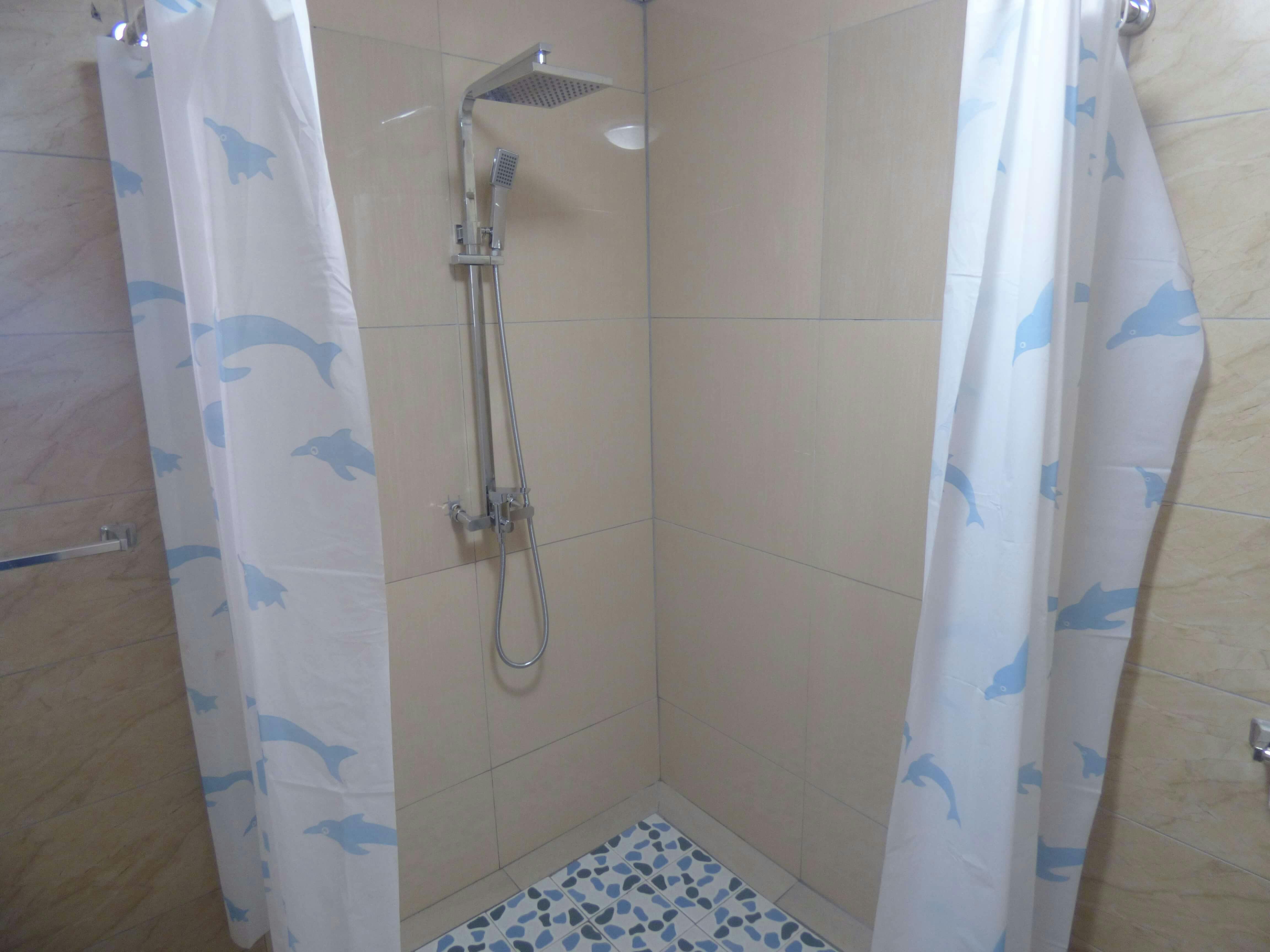 En-suite bathrom and toilet in Villas at Level 2. Wheel Chair capable
